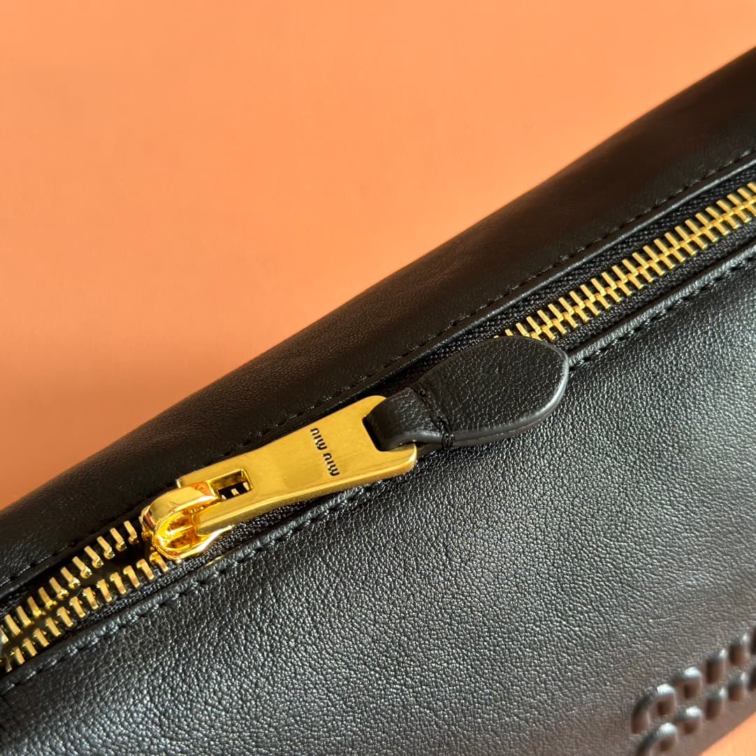 Miu Miu Nappa leather pouch 5NE841 Black High