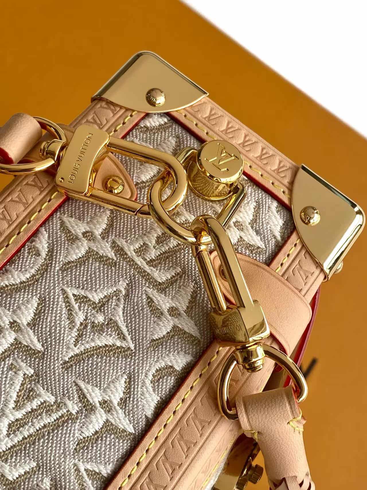 Louis Vuitton Side Trunk MM Monogram Emblème Peuplier Jacquard textile M2A145 High