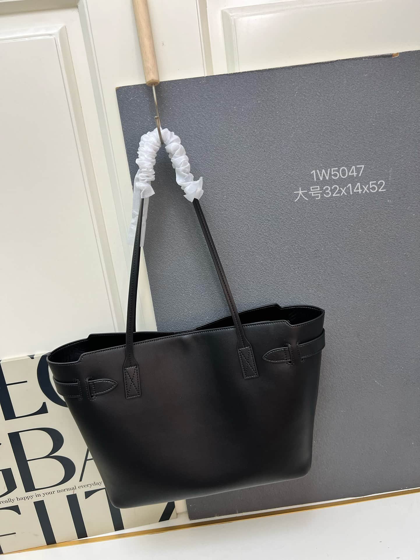 Balenciaga Bel Air Tote Bag Large in black smooth calfskin gold hardware 1W5047 High