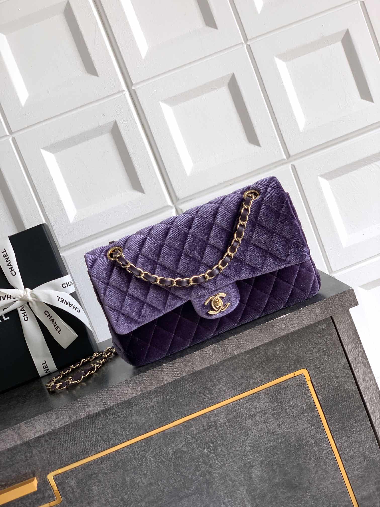 Chanel Medium CLASSIC HANDBAG Velvet  & Gold-Tone Metal Purple A