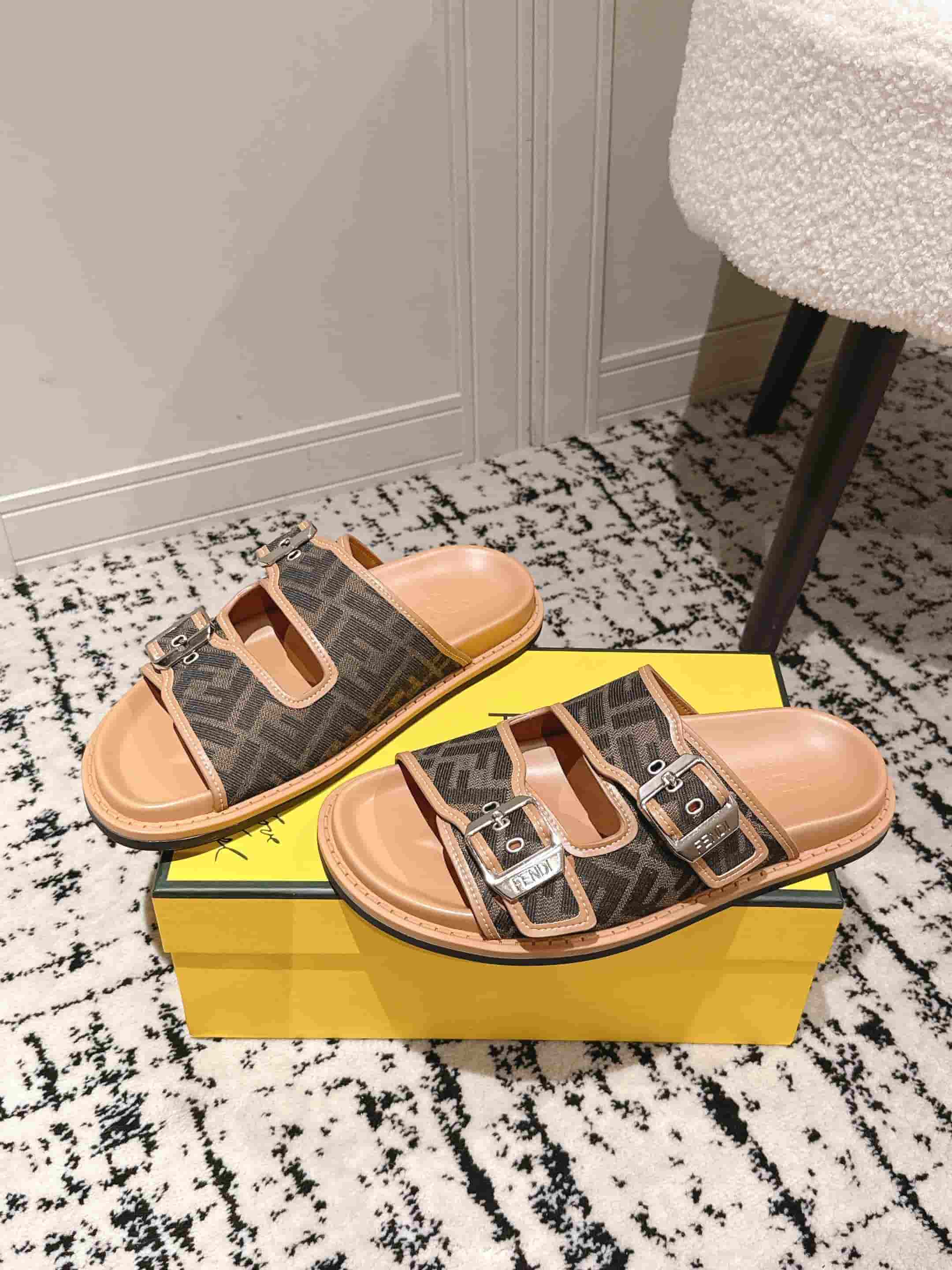 Fendi Feel Sandal Shoes Men