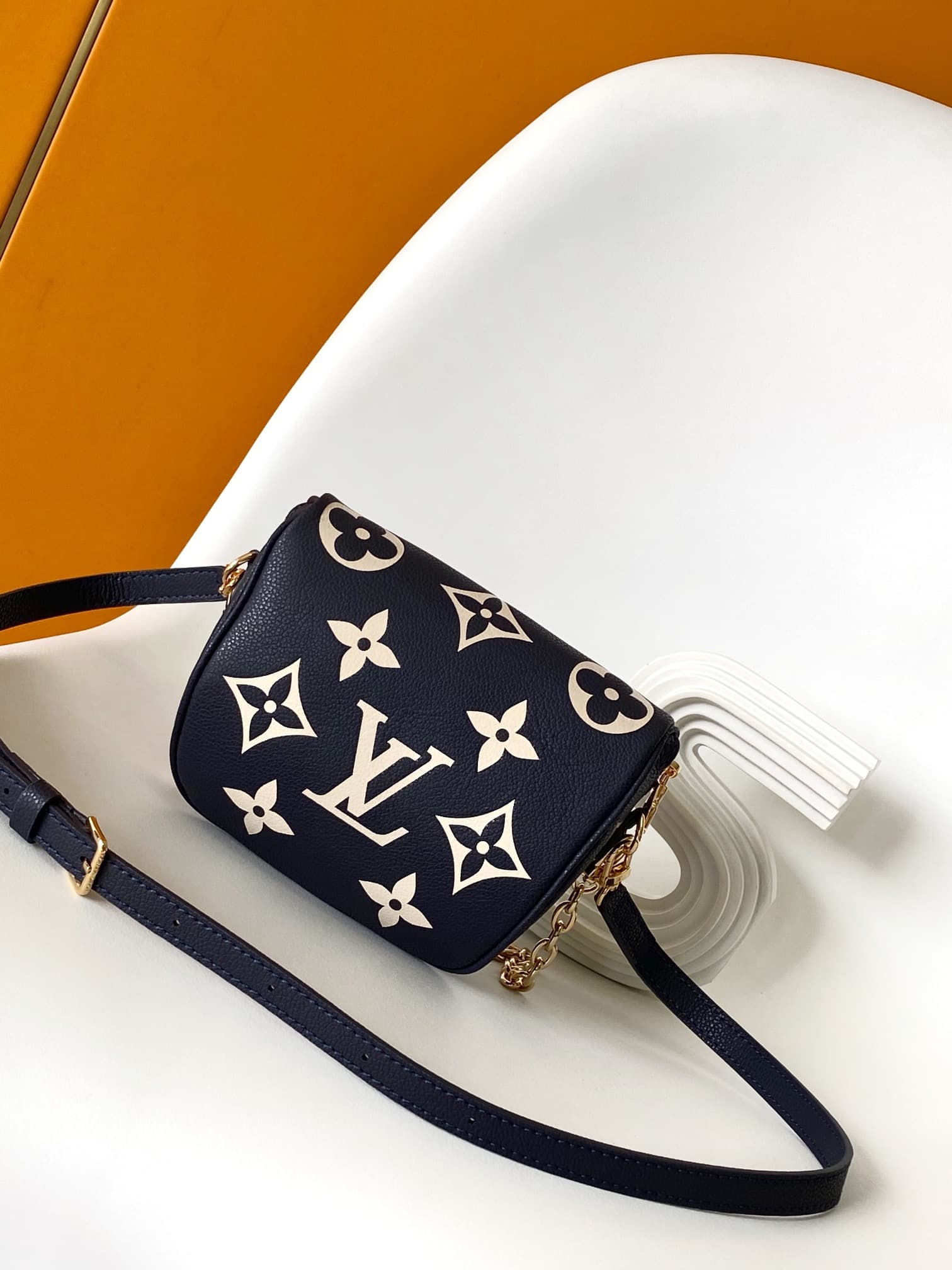 Louis Vuitton Mini Bumbag Empreinte Monogram Giant M85636 High