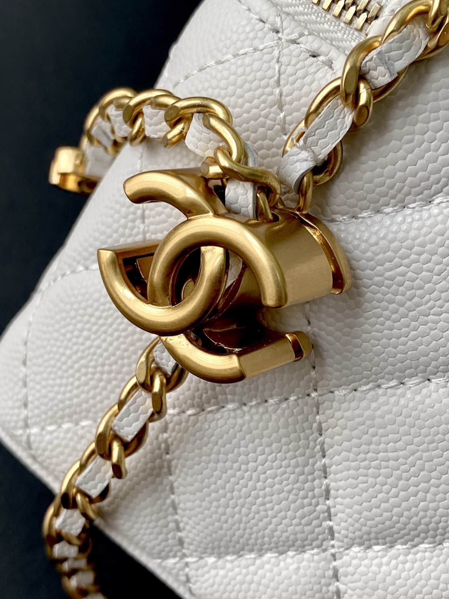 Chanel Vanity with Chain AP3940 Grained Calfskin & Gold Metal White A