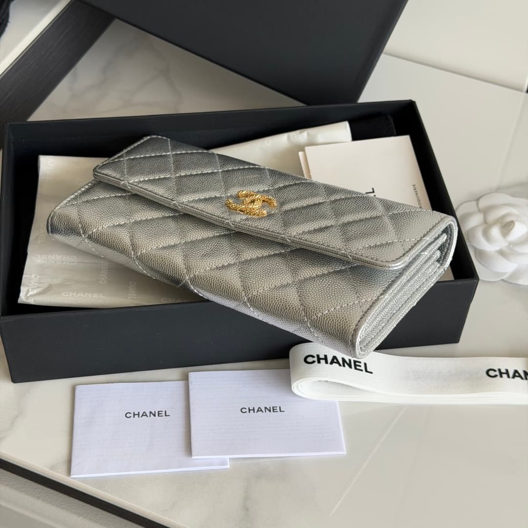 Chanel Wallet Shiny Grained Calfskin Strass & Gold-Tone Metal Silver AP5076 High