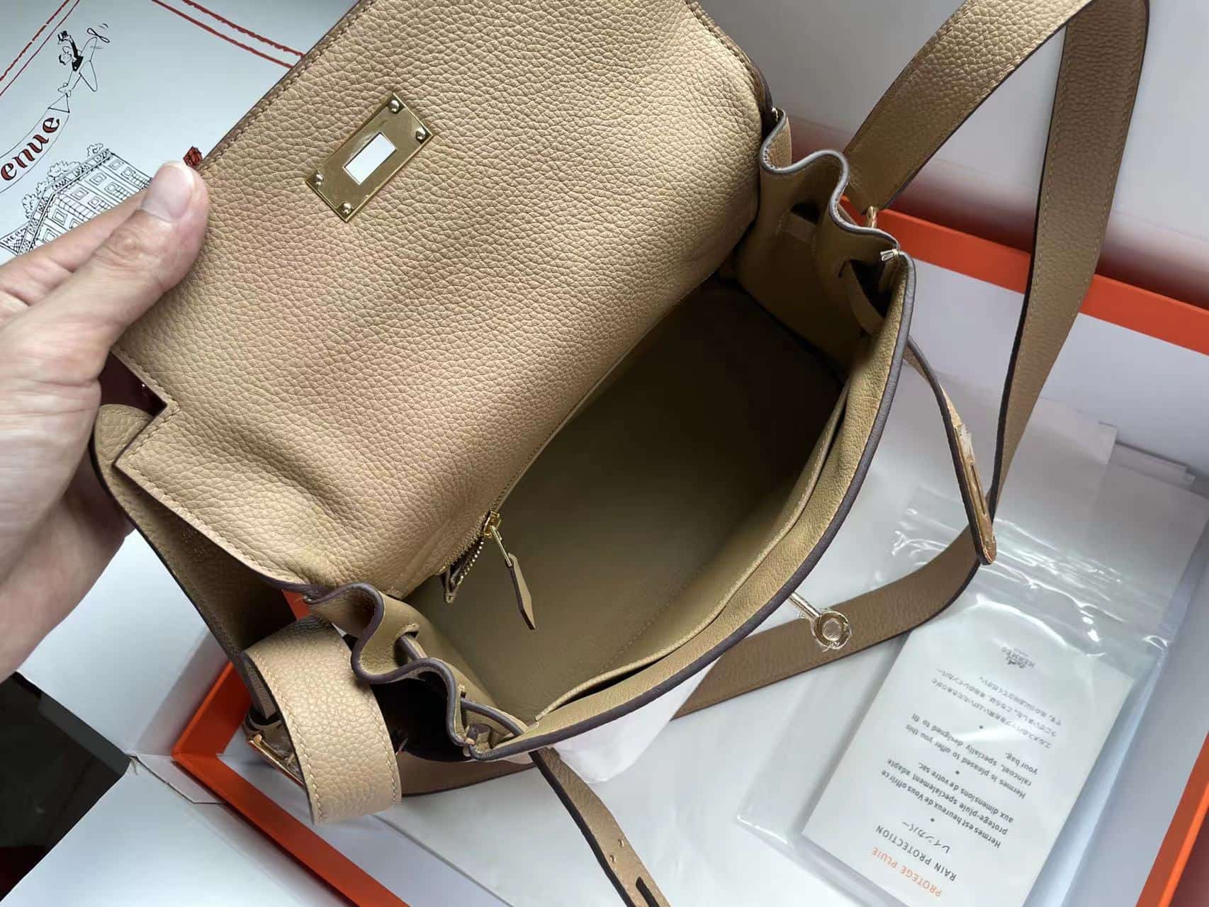 Hermes Kelly Messenger 25cm Taurillon Clemence Leather In Biscuit WAX