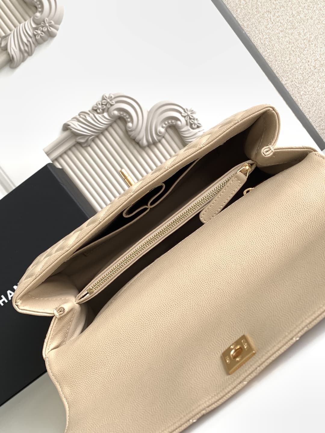 Medium FLAP BAG WITH TOP HANDLE Grained Calfskin A92991 Beige-binding Gold Metal A