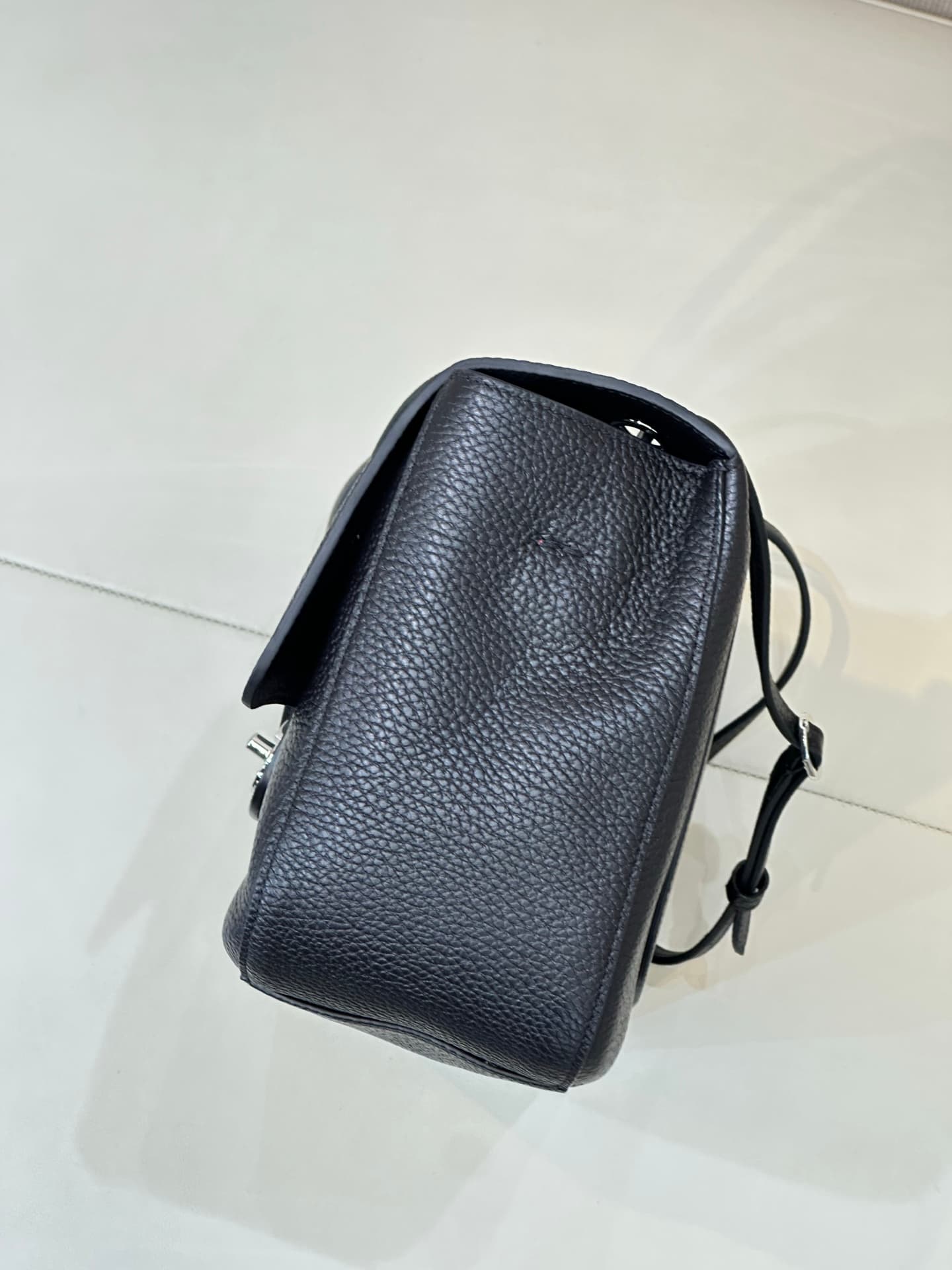 Chanel Maxi Flapbag Grained Calfskin & Silver-Tone Metal Black AS6231 TOP
