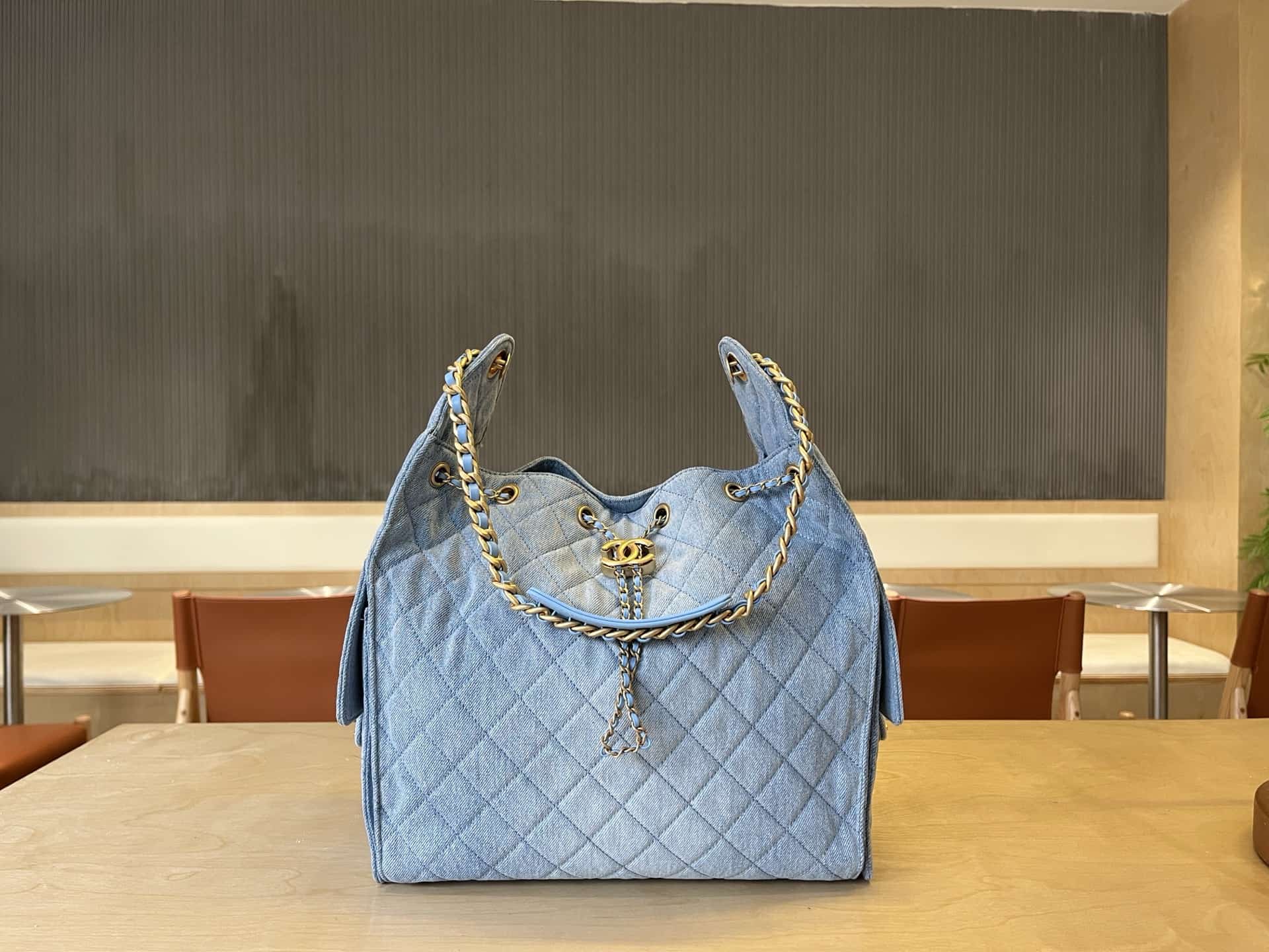 Chanel 25 Medium Hobo Medium handbag AS5311 Denim & Gold-tone Metal Blue A