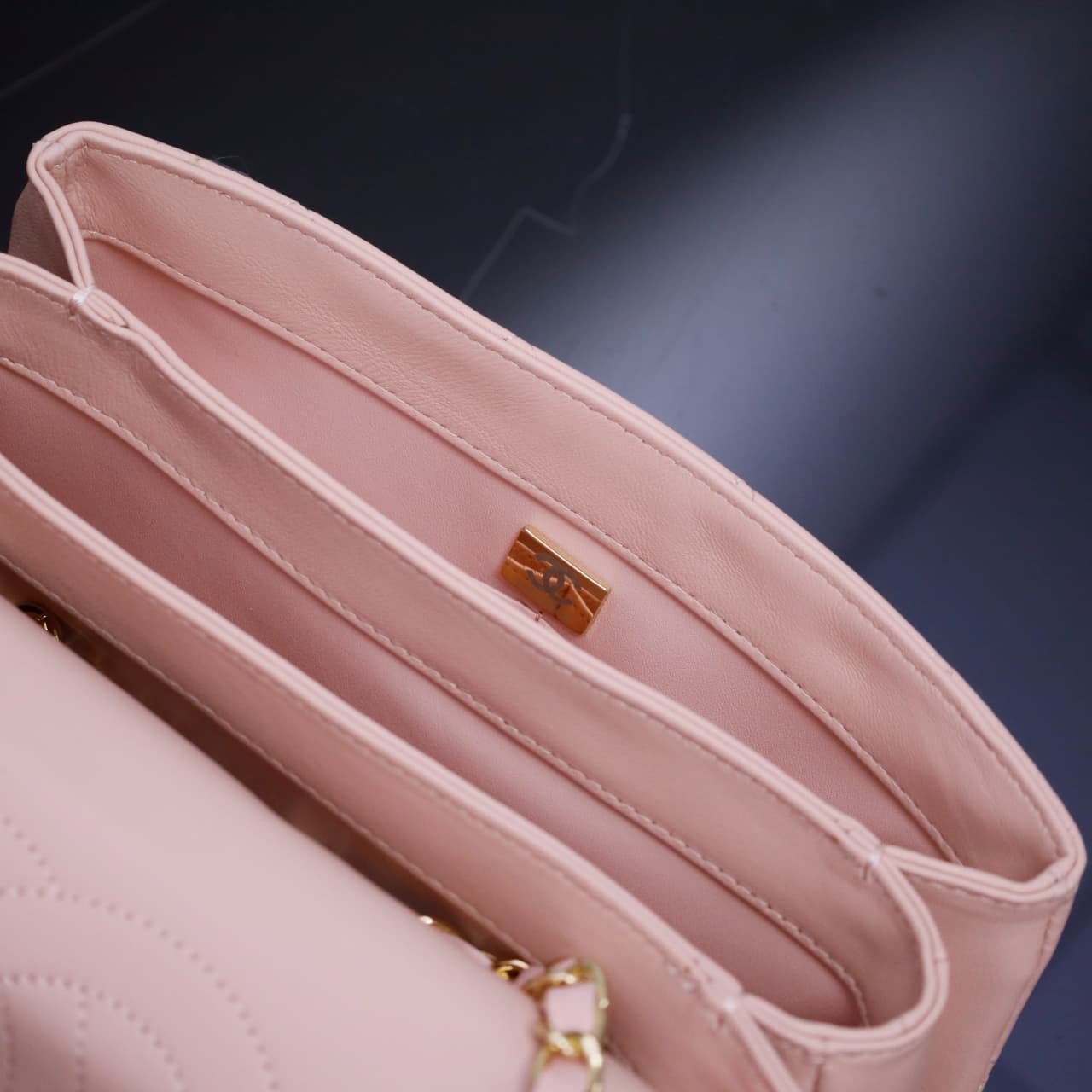 SMALL FLAP BAG WITH TOP HANDLE Lambskin Gold Metal Pink A