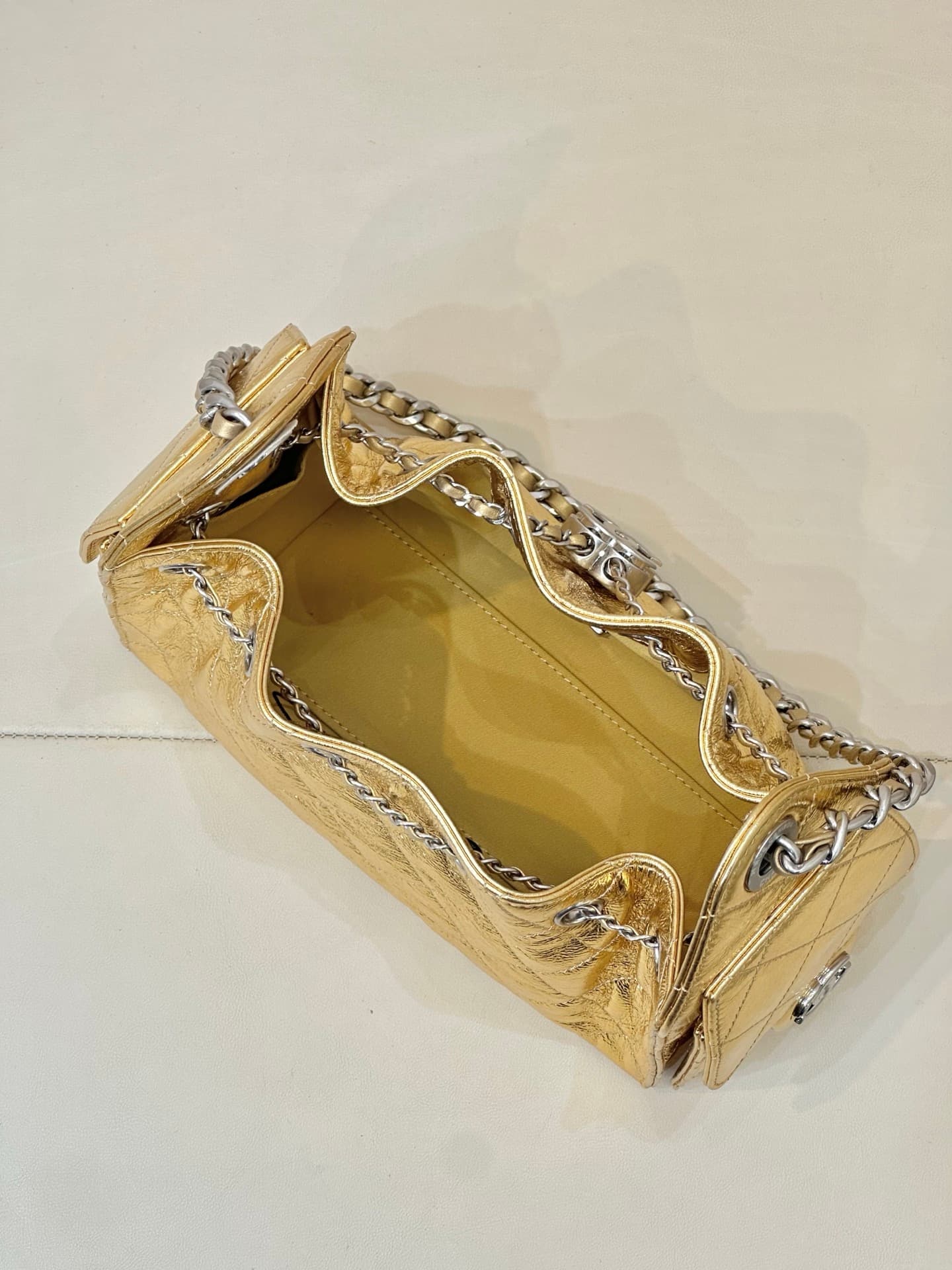 Chanel 25 Mini Hobo handbag AS5631 Metallic Calfskin & Gold-Tone Metal Silver TOP