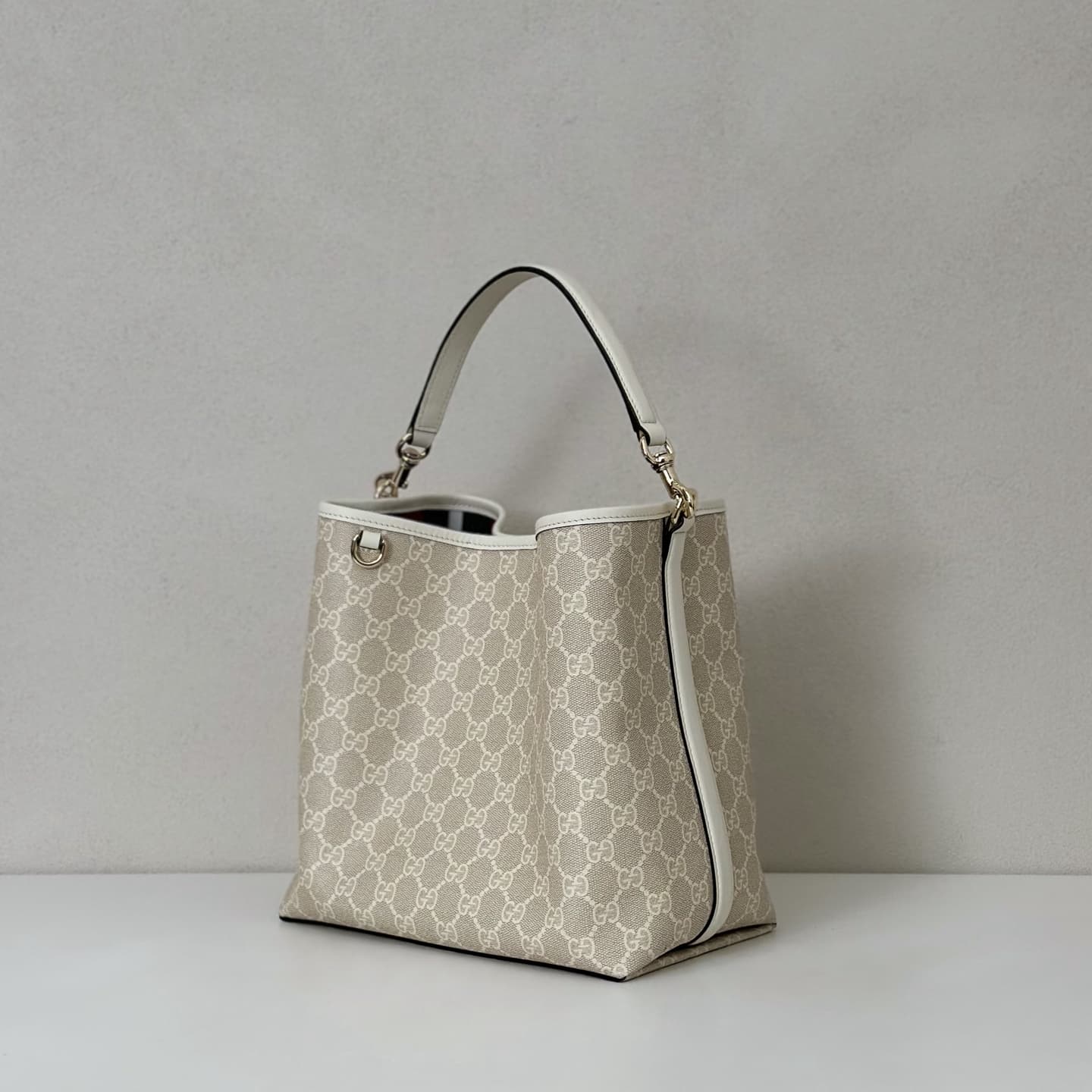 Gucci GG Emblem medium bucket bag 815103 High