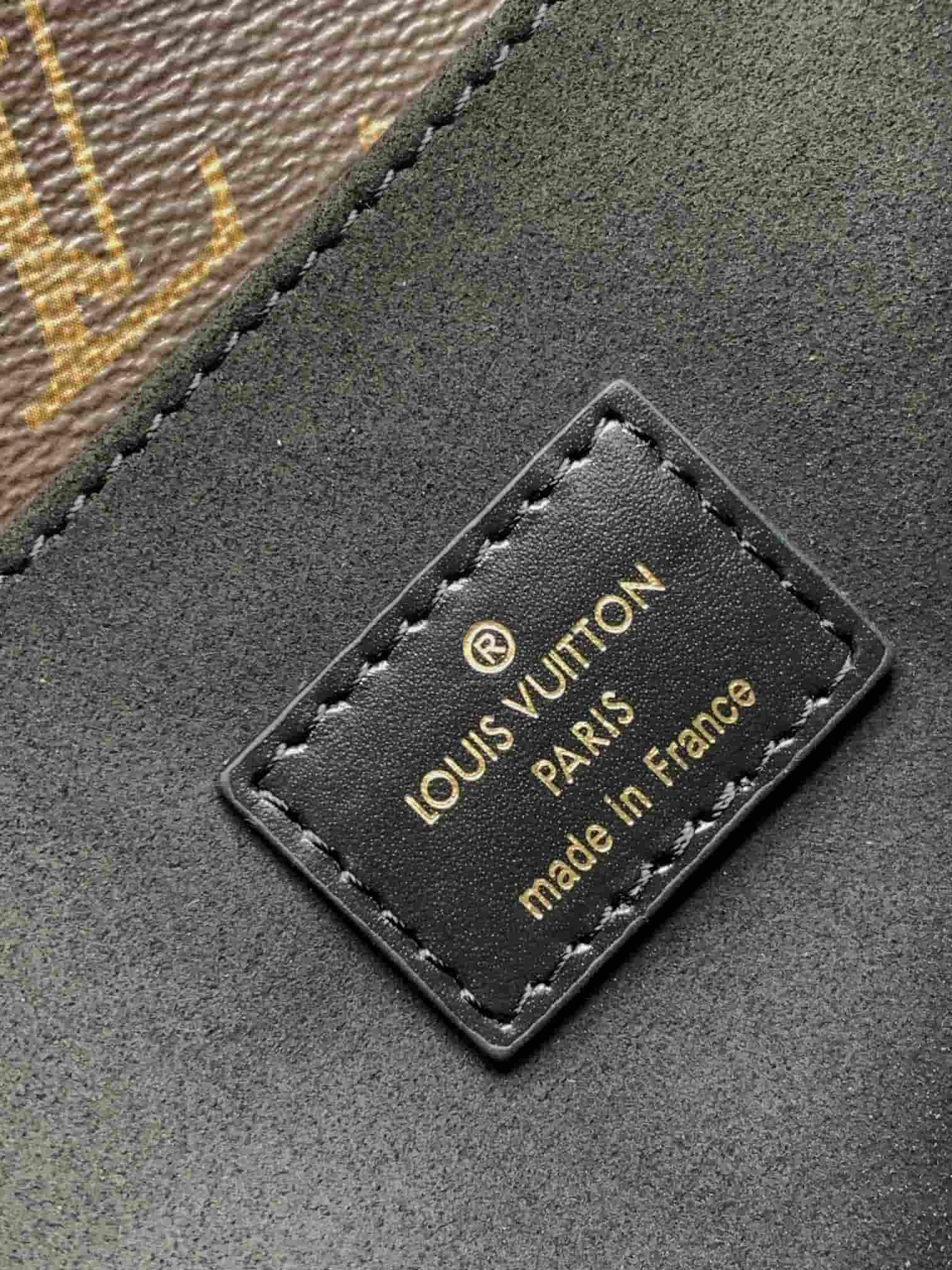 Louis Vuitton Pochette Métis Backpack Monogram and Monogram Reverse M11941 High