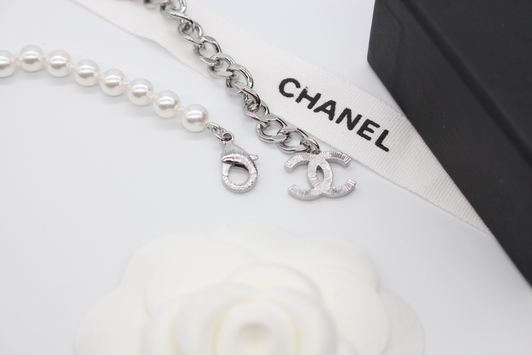 Chanel Crystal Pearl Bow CC Necklace High