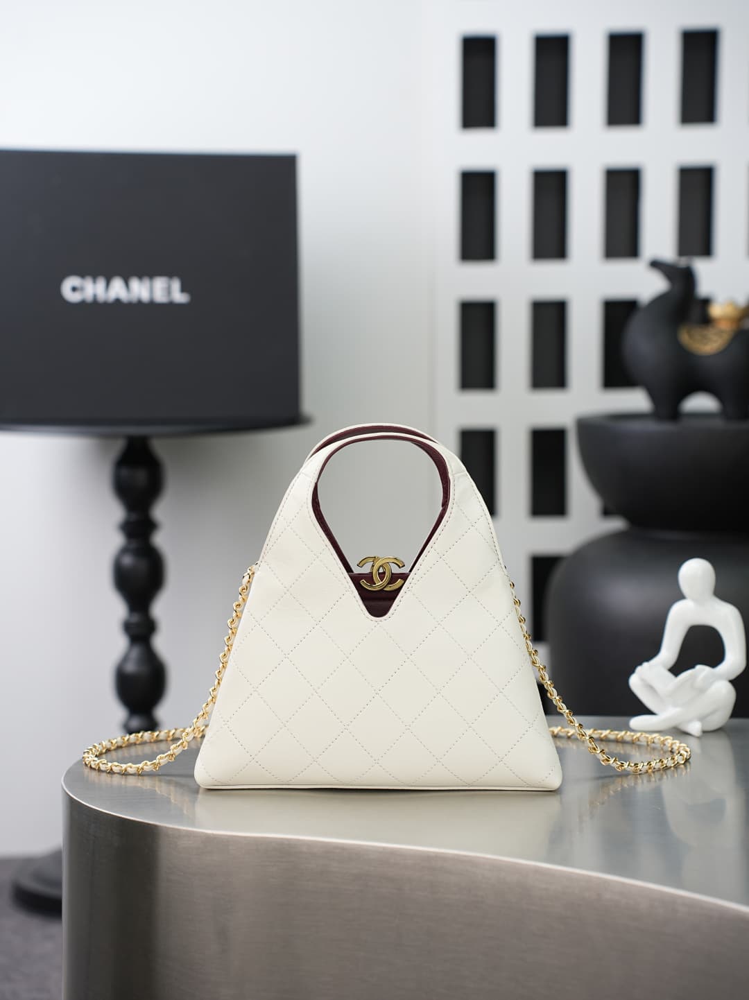 Chanel Shopping Bag Lambskin & Gold-Tone Metal White AS6392 A