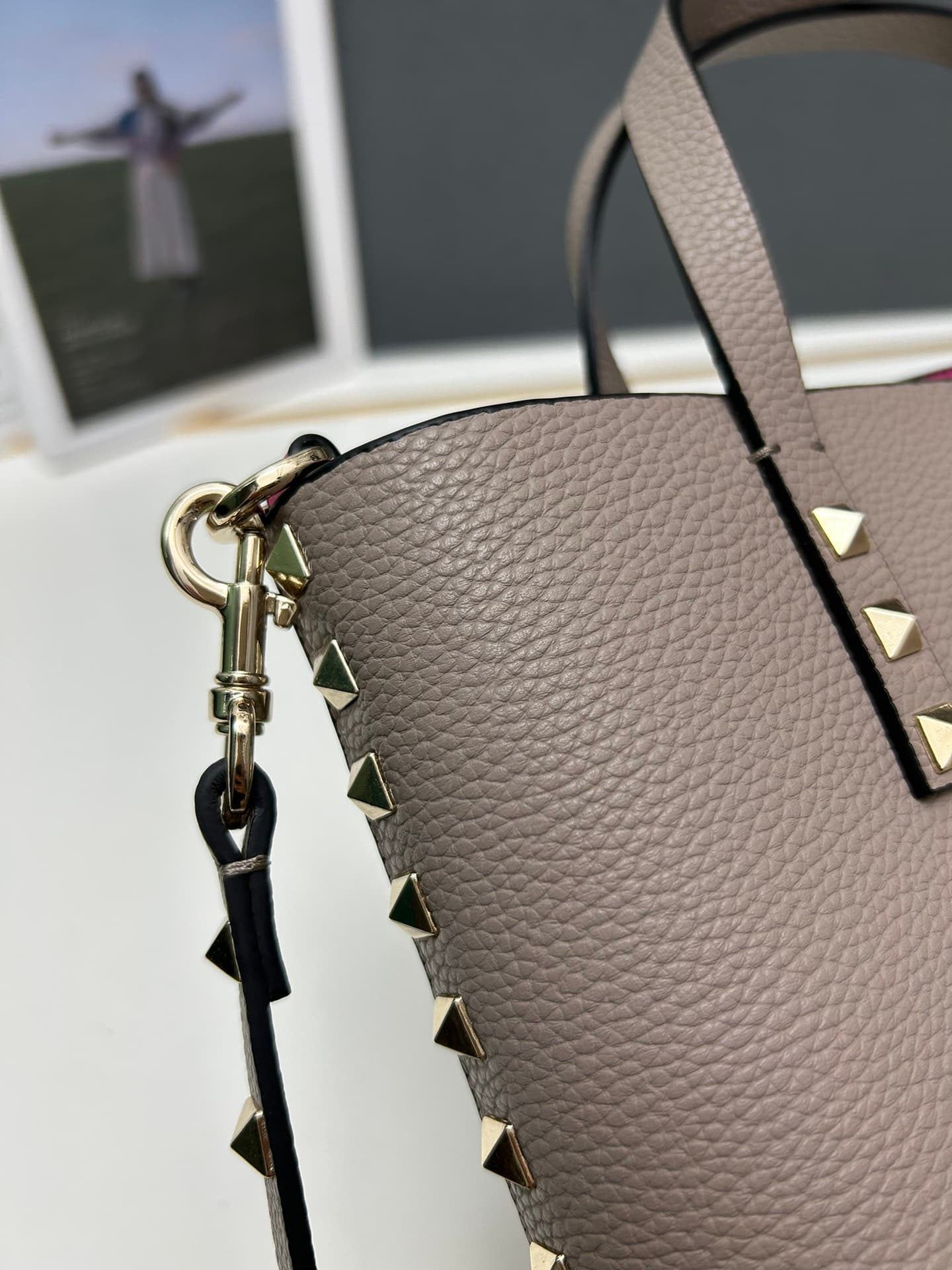Valentino Garavani Rockstud Tote Bag in Grey Mid