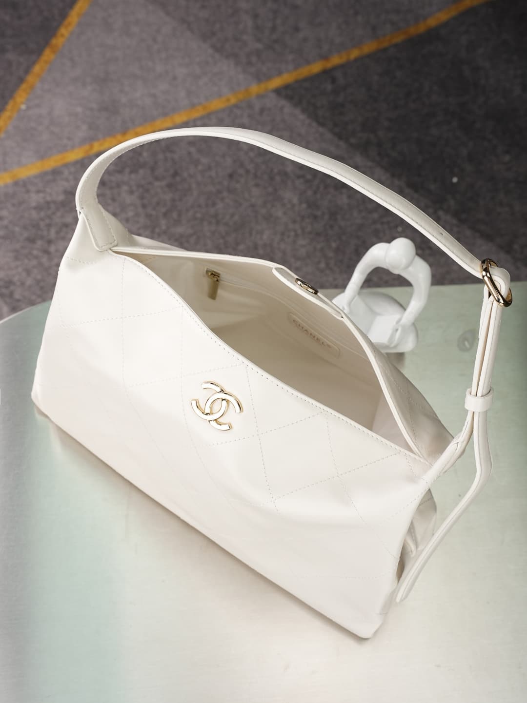 Chanel Maxi Hobo Bag Shiny Lambskin & Gold-Tone Metal AS6139 White A