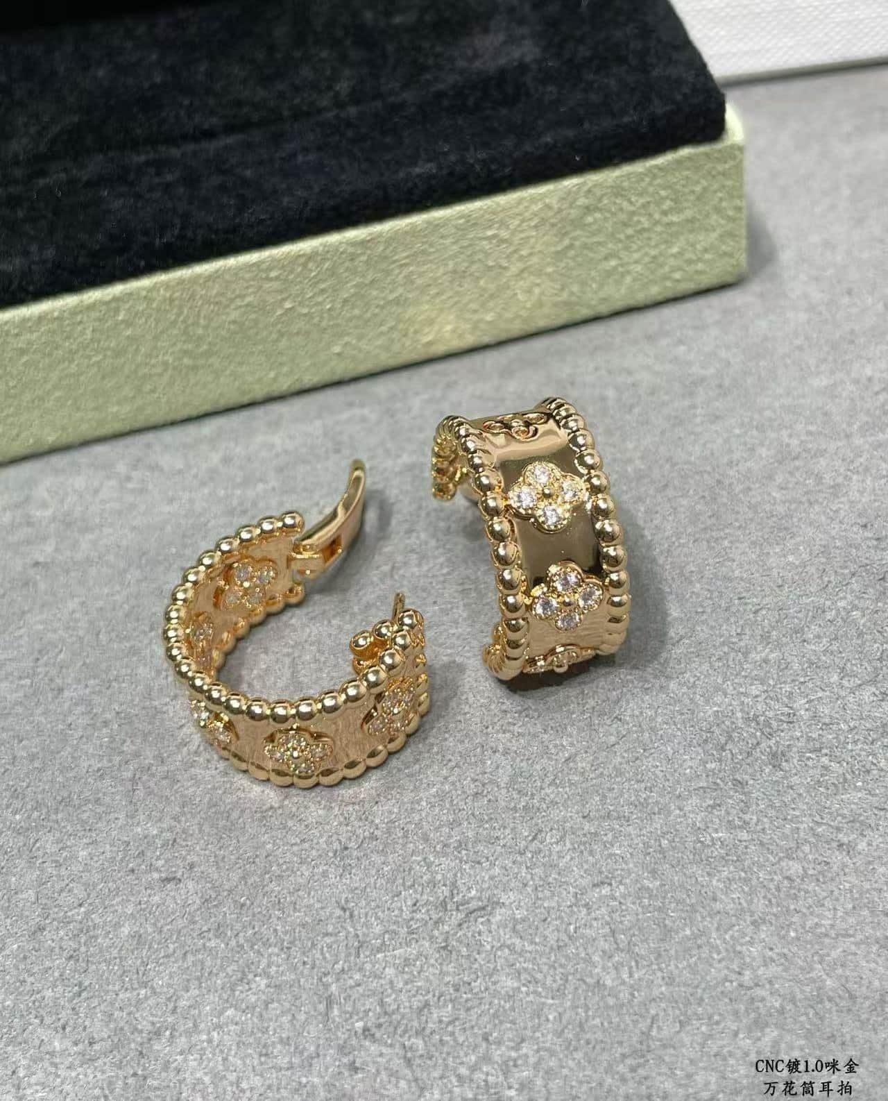 Van Cleef & Arpels Perlée clovers hoop earrings High