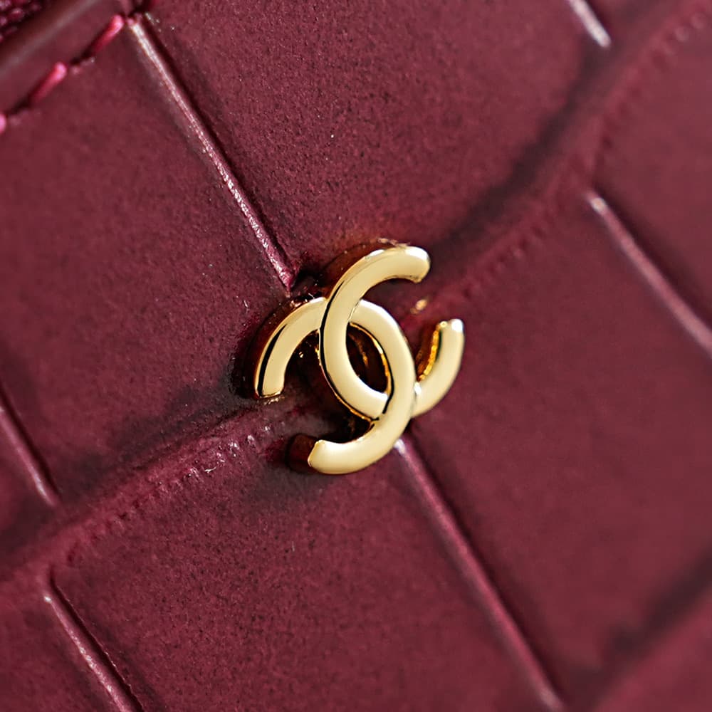 Chanel Small Vanity with chain Crocodile Embossed Calfskin& Gold-Tone Metal Burgundy AS5195 A