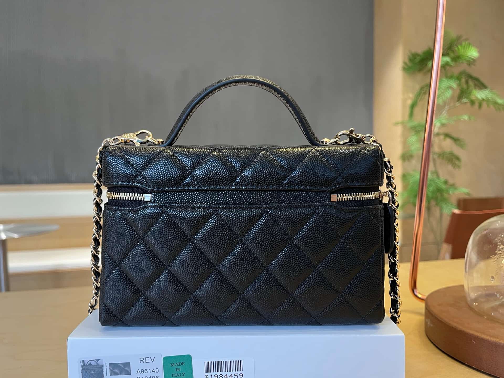 Chanel Vanity with Chain Grained Shiny Calfskin & Gold-Tone Black A96140 A