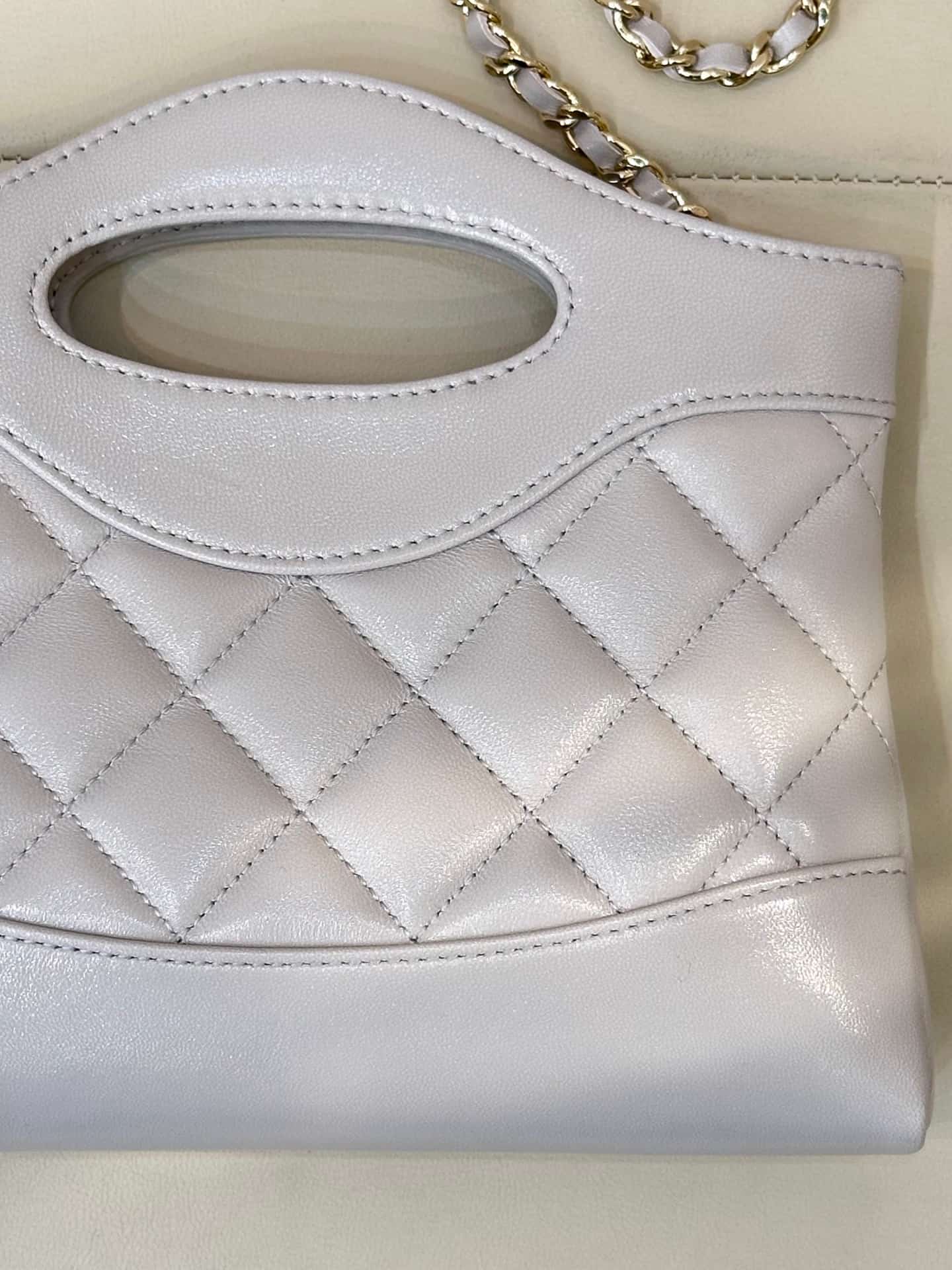 Chanel Clutch with chain Lambskin & Gold-Tone Metal AP3656 Light Grey TOP