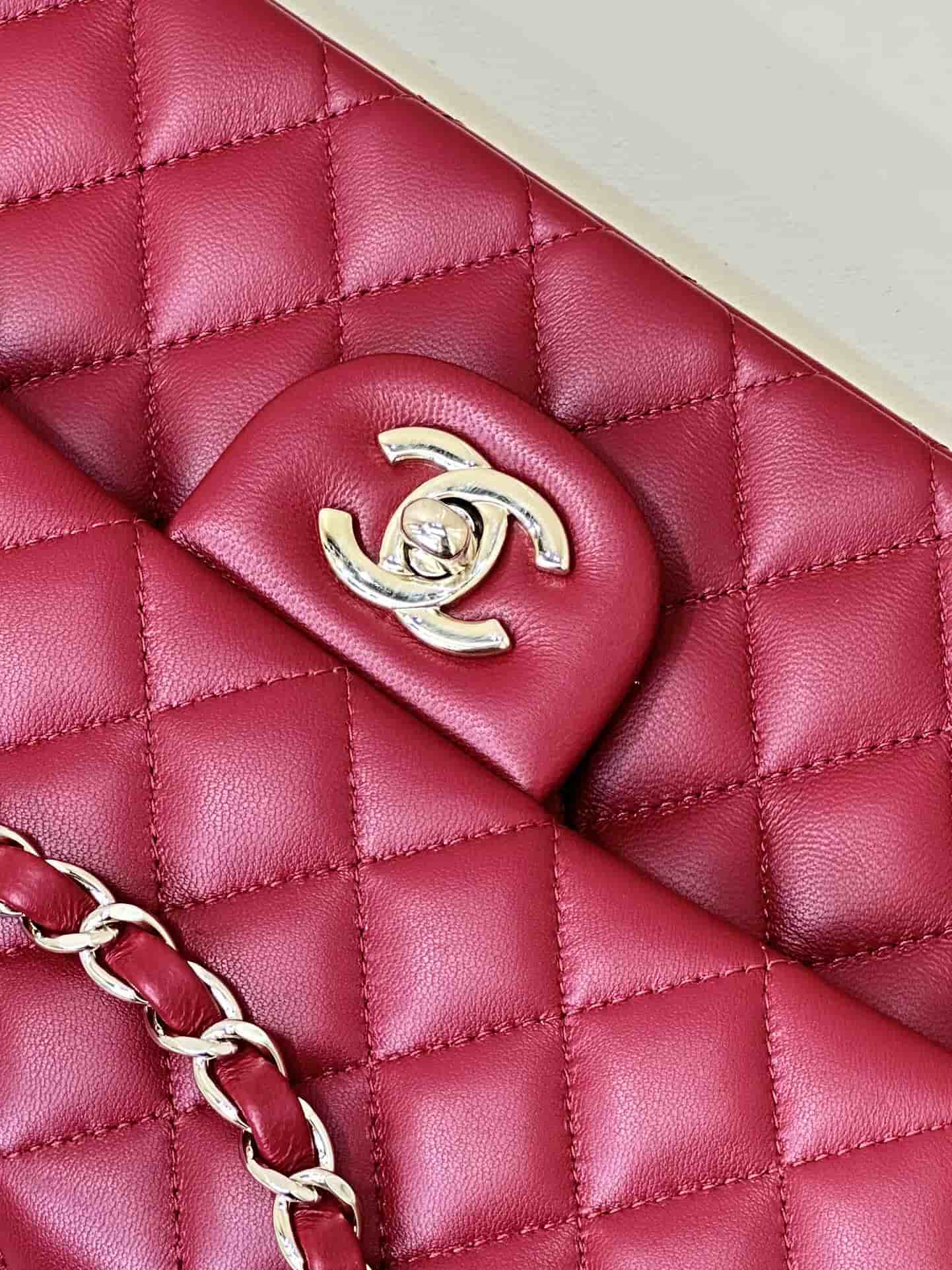 Chanel Medium CLASSIC HANDBAG Lambskin Gold-Tone Metal Burgundy TOP
