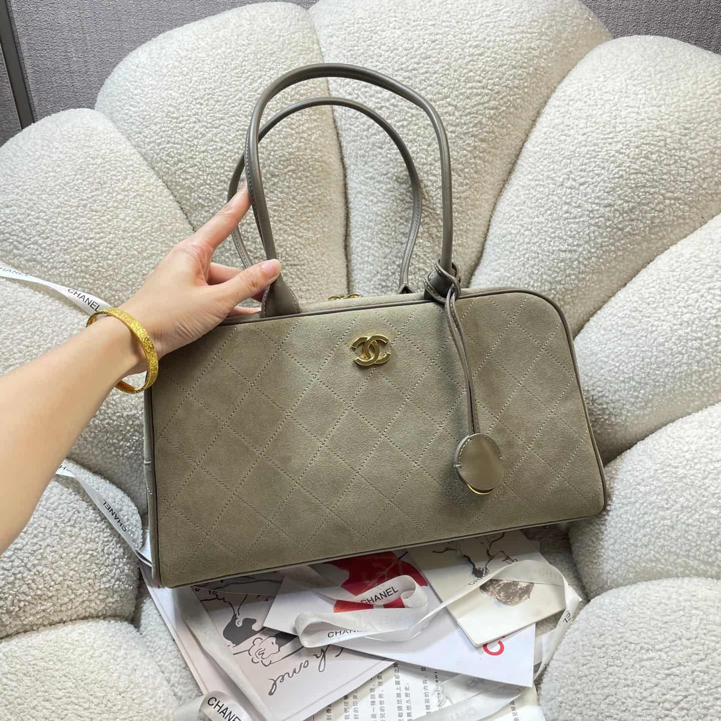 Chanel Maxi bowling bag Suede calfskin & Gold-Tone Metal Khaki AS6211 A
