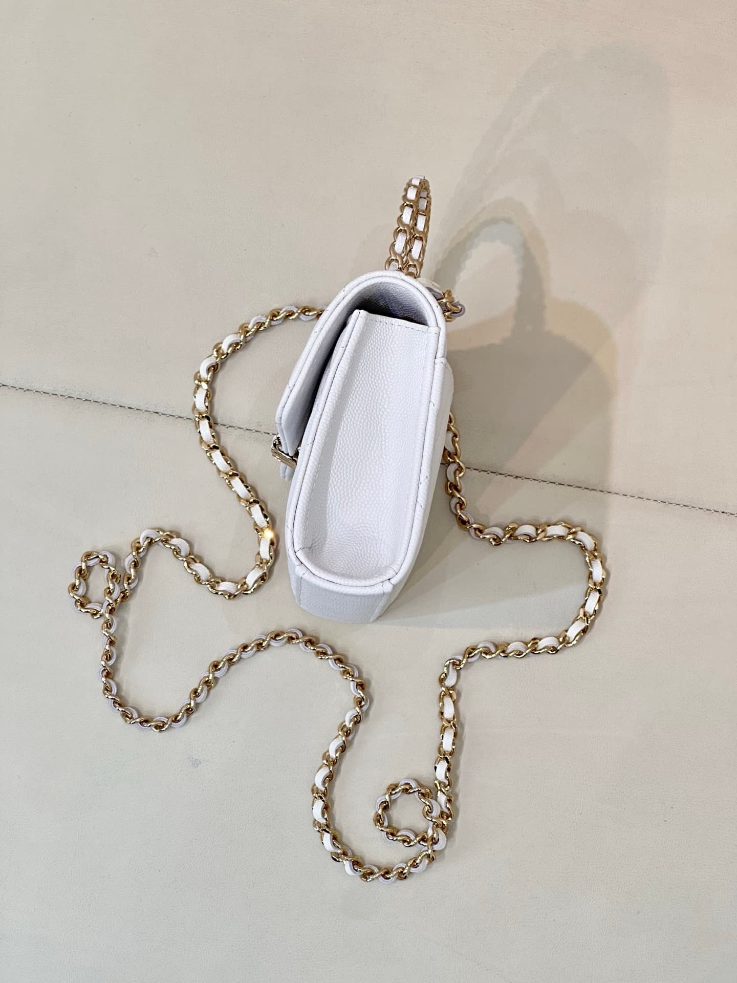 Chanel Clutch with chain Grained Calfskin&Gold-Tone Metal White AP3238 TOP