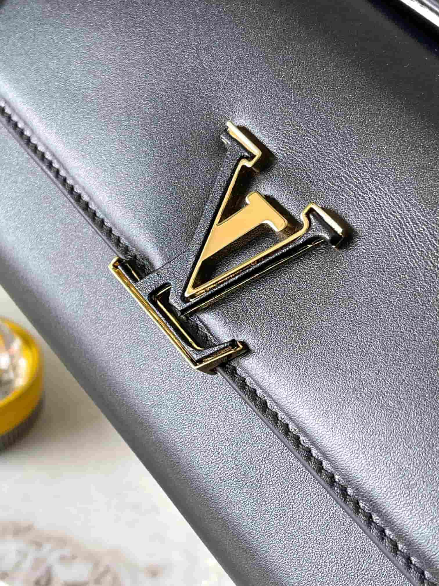 Louis Vuitton Wallet On Chain Capucines Calf Leather M12143 Black Top