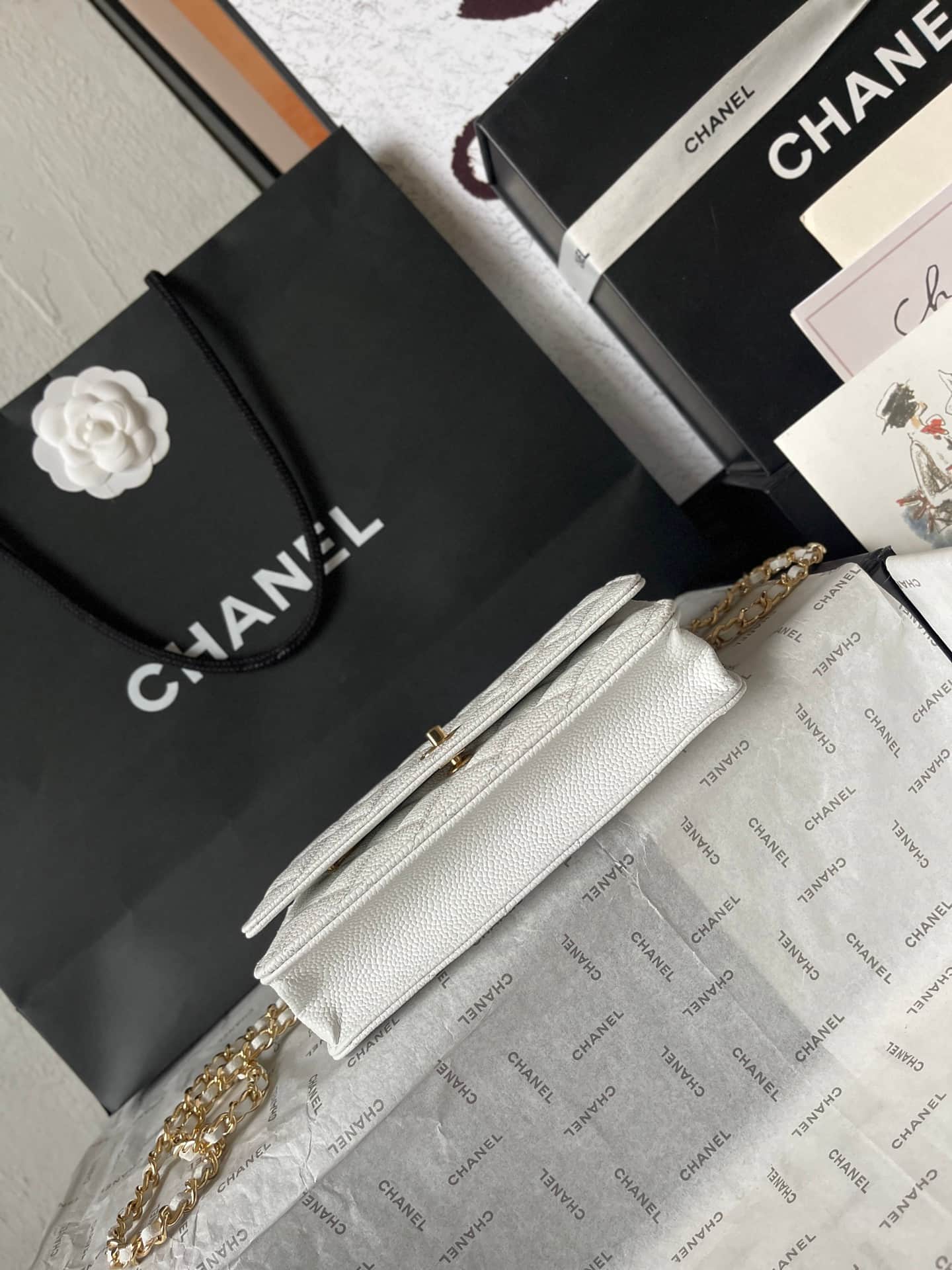 Chanel Classic Wallet on Chain Grained Shiny Calfskin & Gold-Tone Metal AP4241 White A