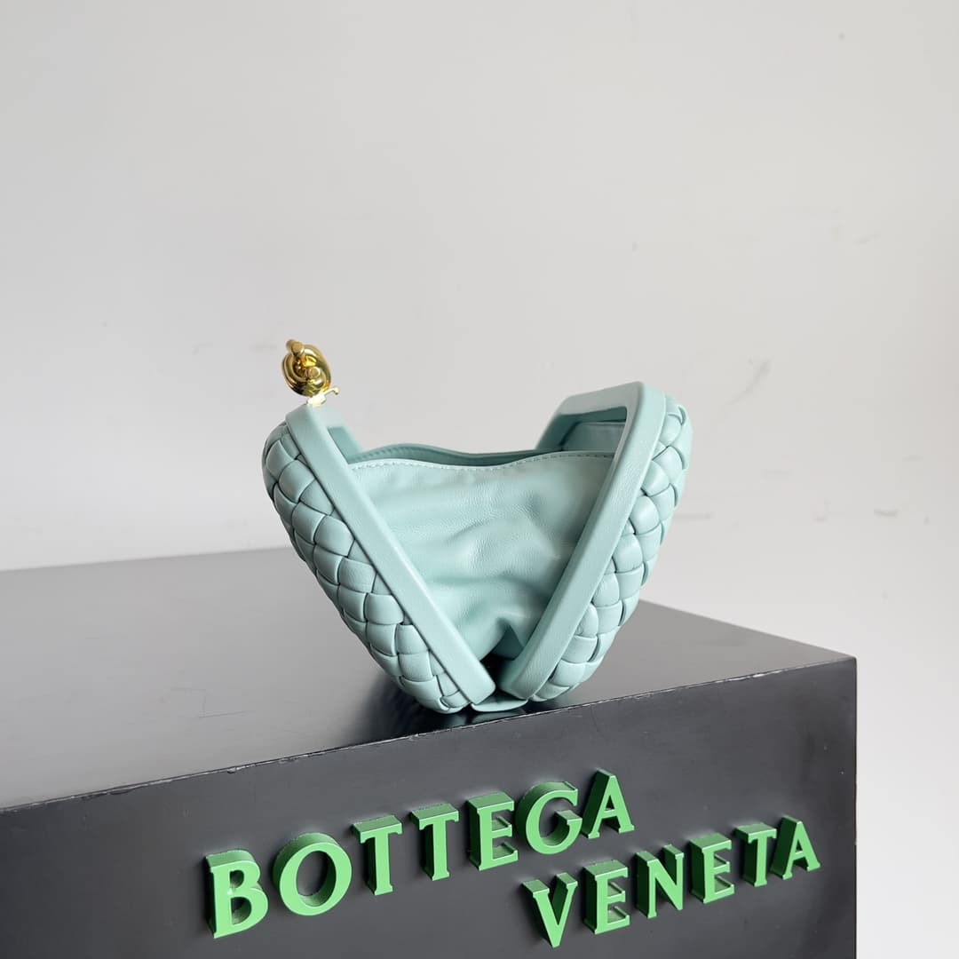 BV Knot Minaudière Clutch Lambskin Top