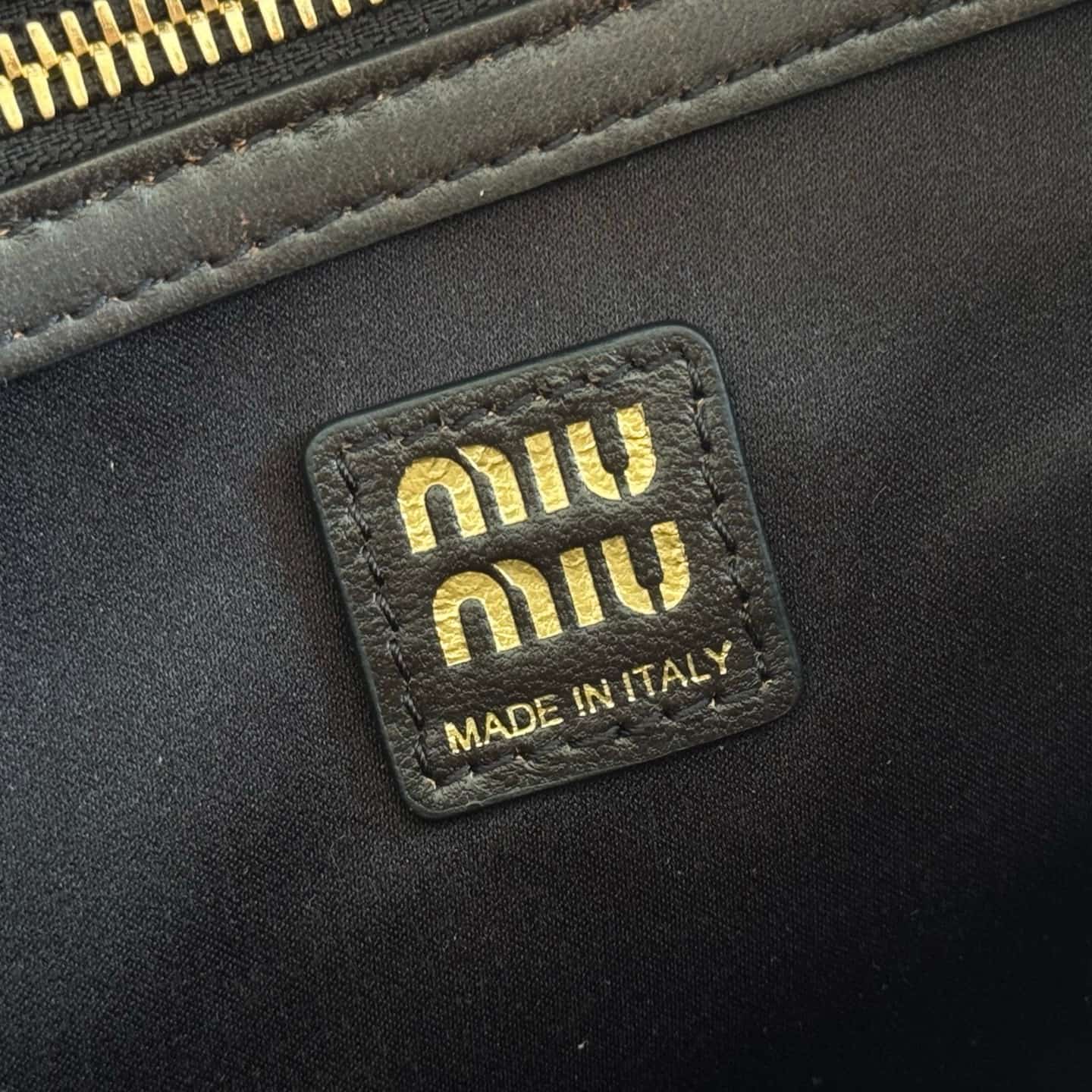 Miu Miu Pocket leather shoulder bag 5BB179 High