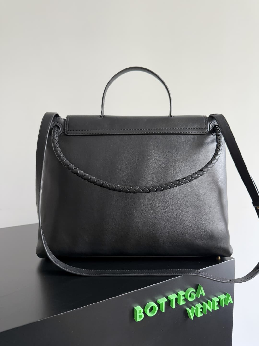 BV Ciao Ciao Large Top handle bag in silky calf leather TOP