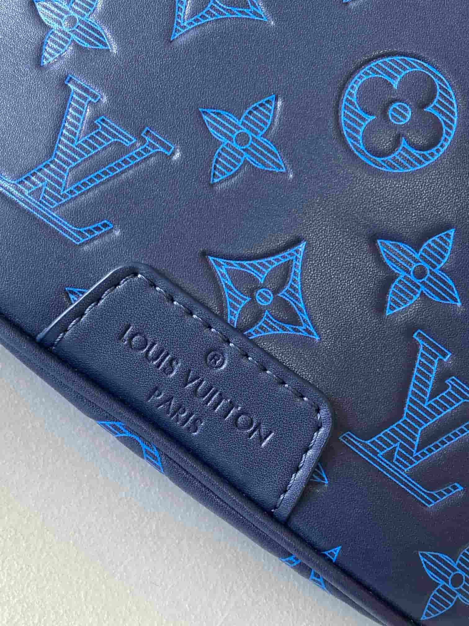 Louis Vuitton Discovery Bumbag PM Monogram Shadow calf leather M46029 High