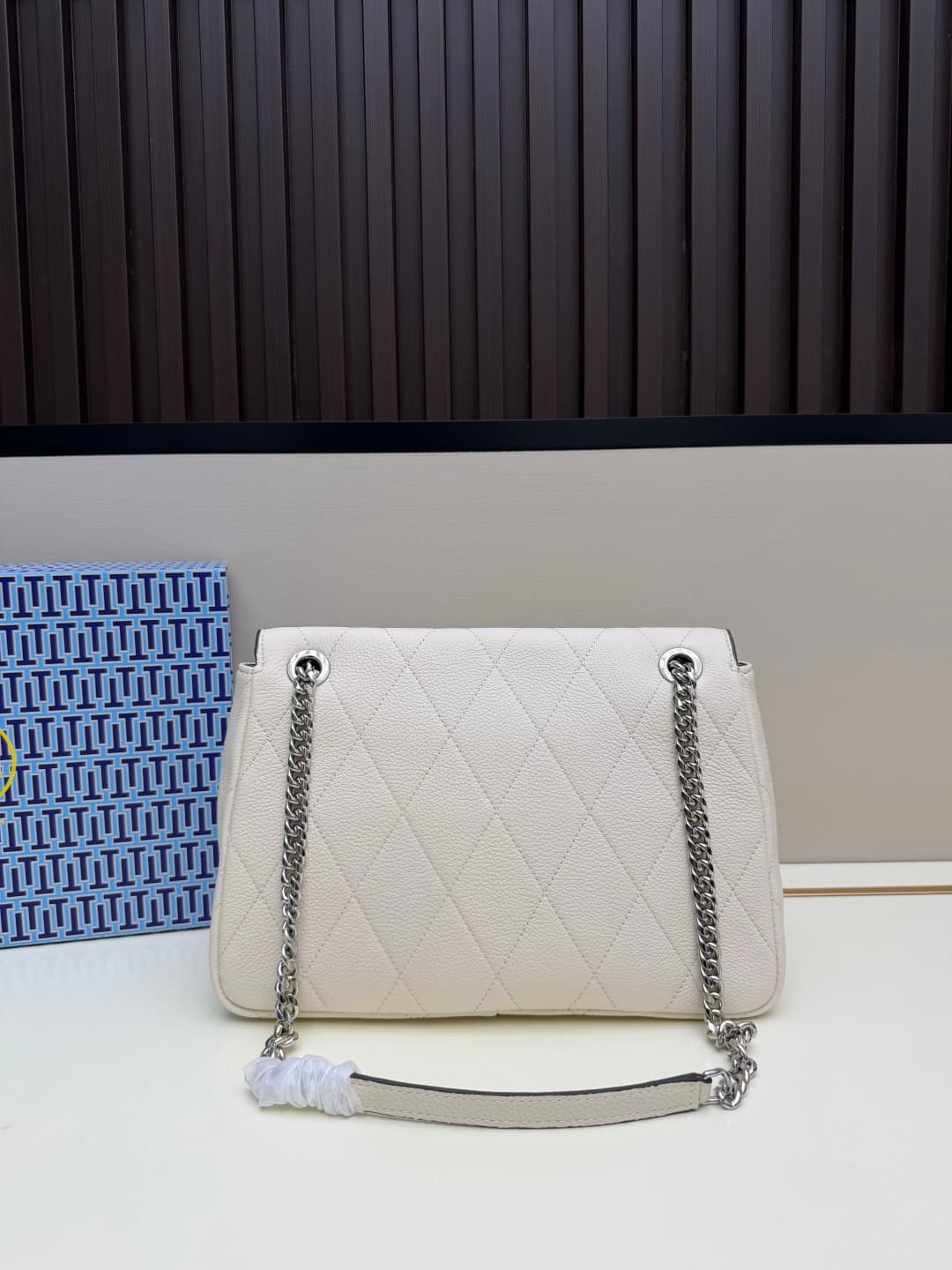 Tory Burch Charlie Quilted Shoulder Bag White Pebbled leather High