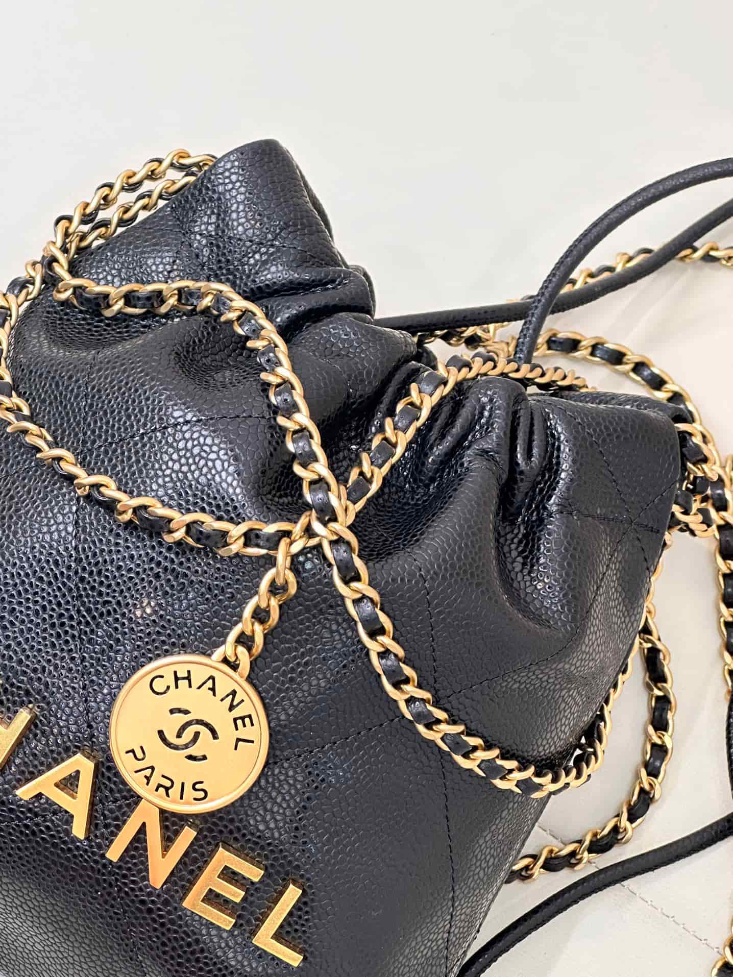 Chanel 22 MINI HANDBAG Grained Calfskin Black & Gold-Tone Metal AS3980 TOP