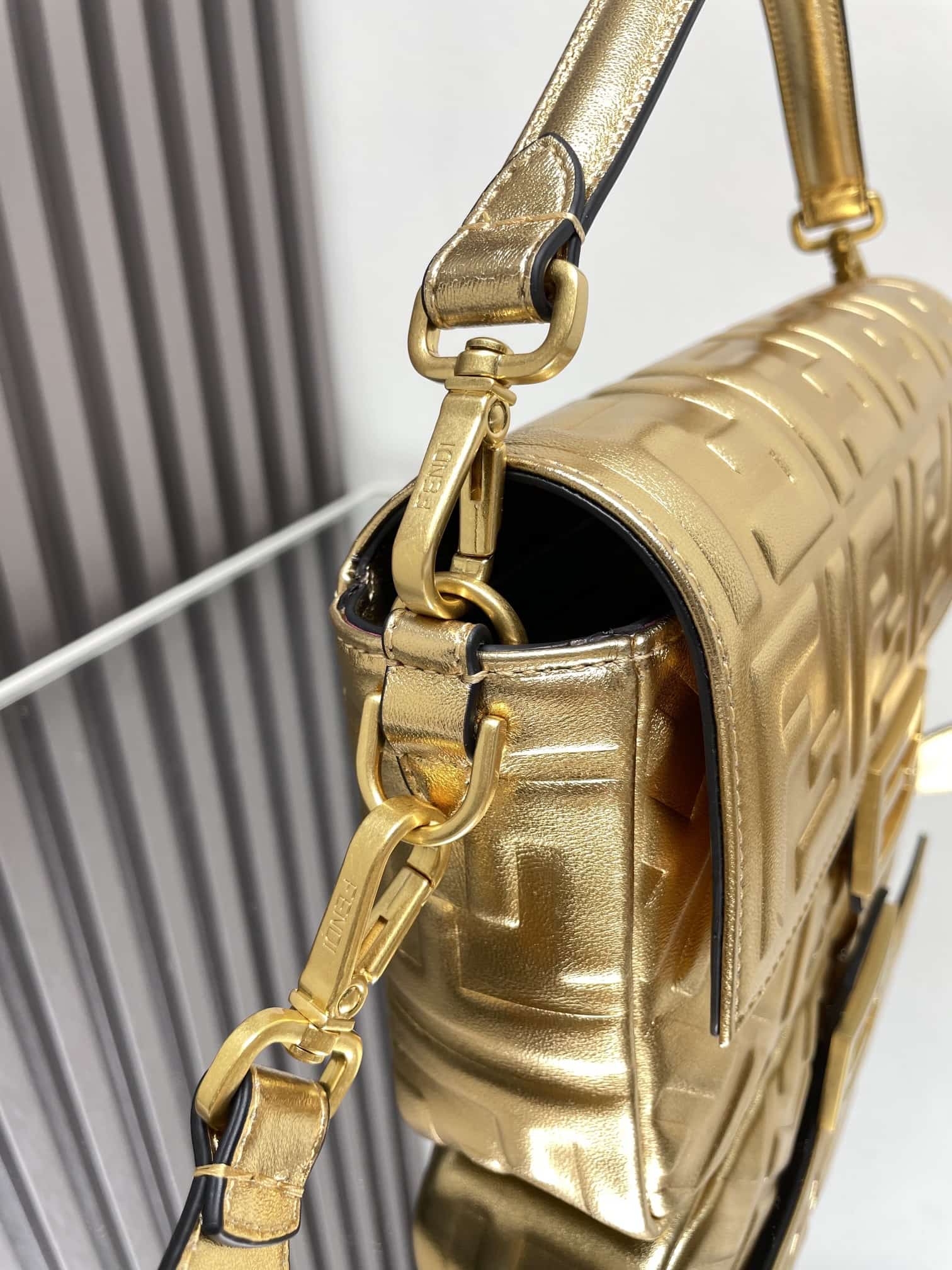 BAGUETTE leather bag Gold High