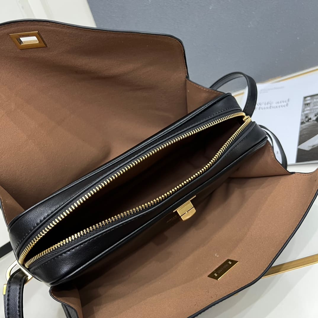Balenciaga Shoulder Bag in Black Mid