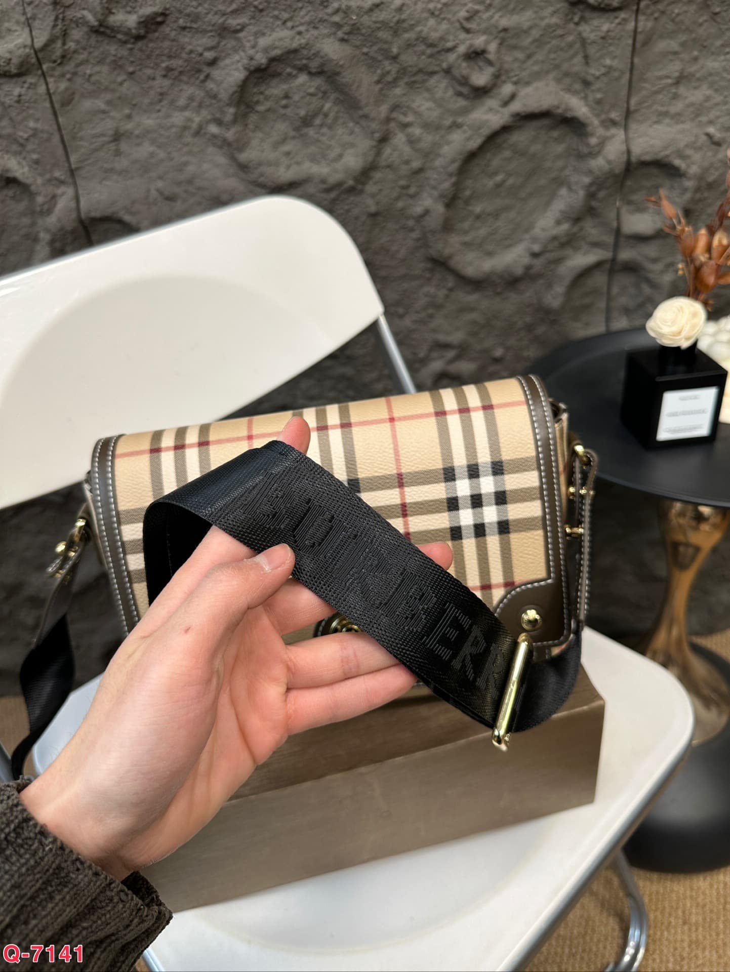 Burberry Note Bag Military