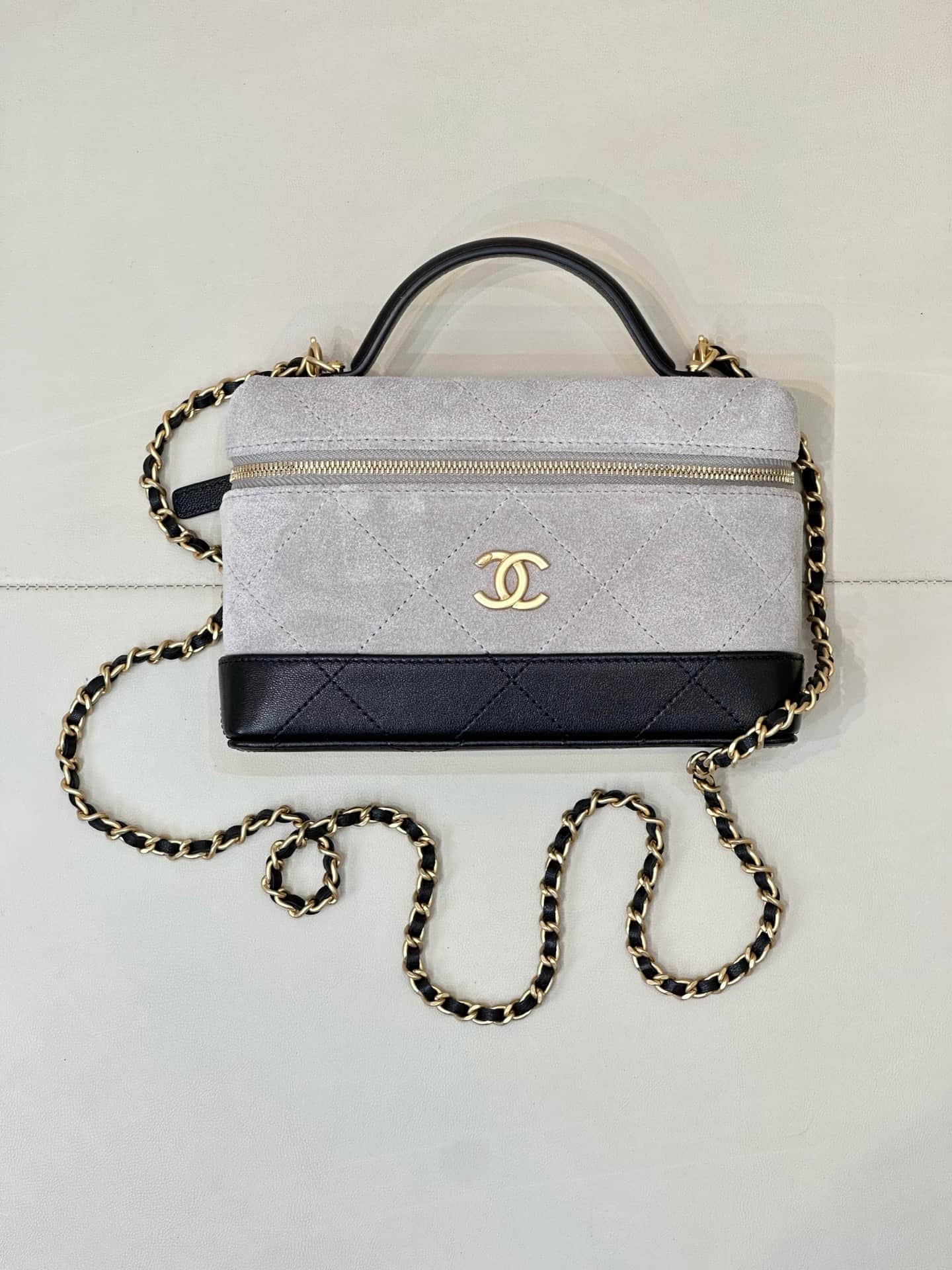 Chanel Vanity With Chain Suede Calfskin Shiny Lambskin & Gold-Tone Metal Gray & Black AP5186 TOP