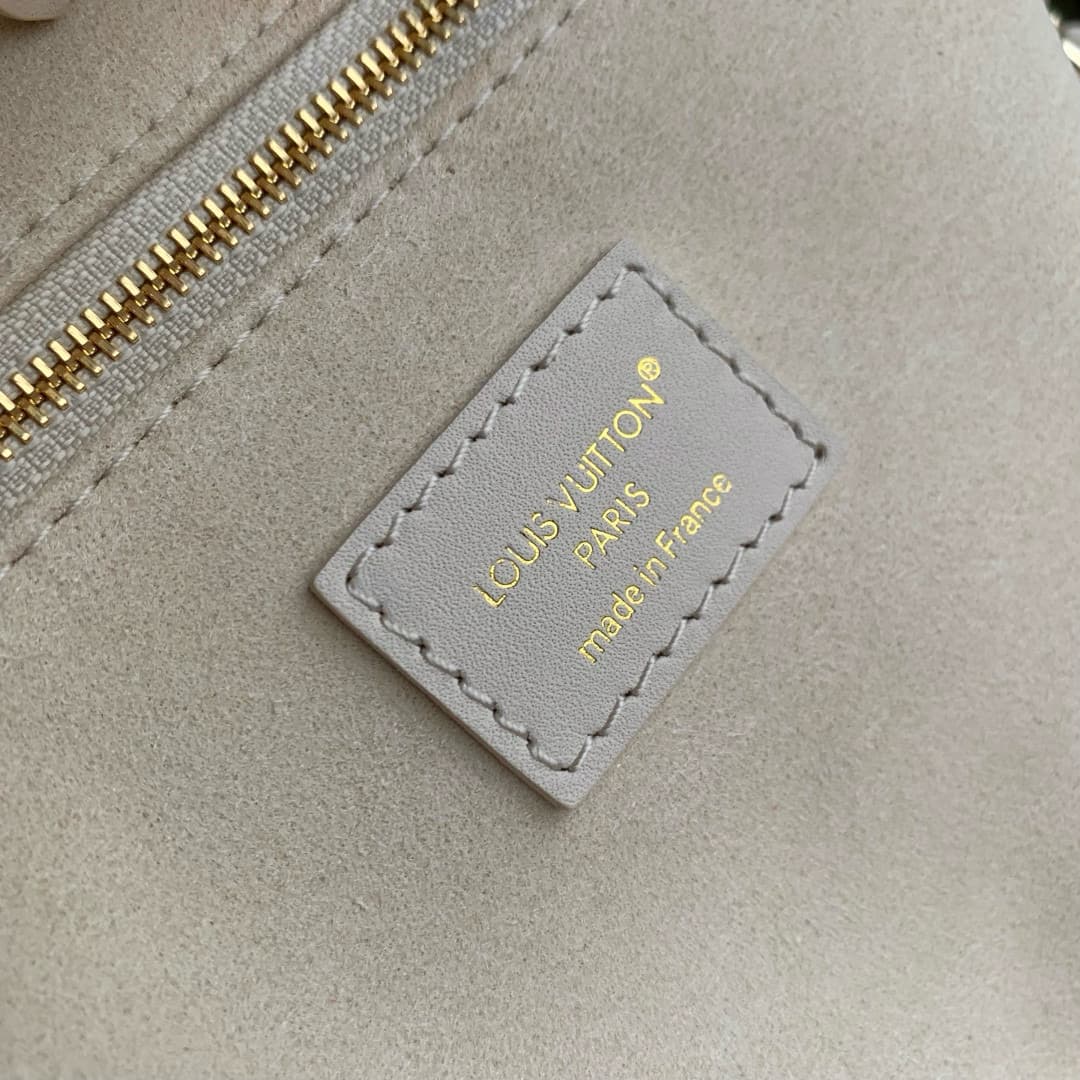 Louis Vuitton OnTheGo PM Embossed grained cowhide leather M25770 Dream Cream High