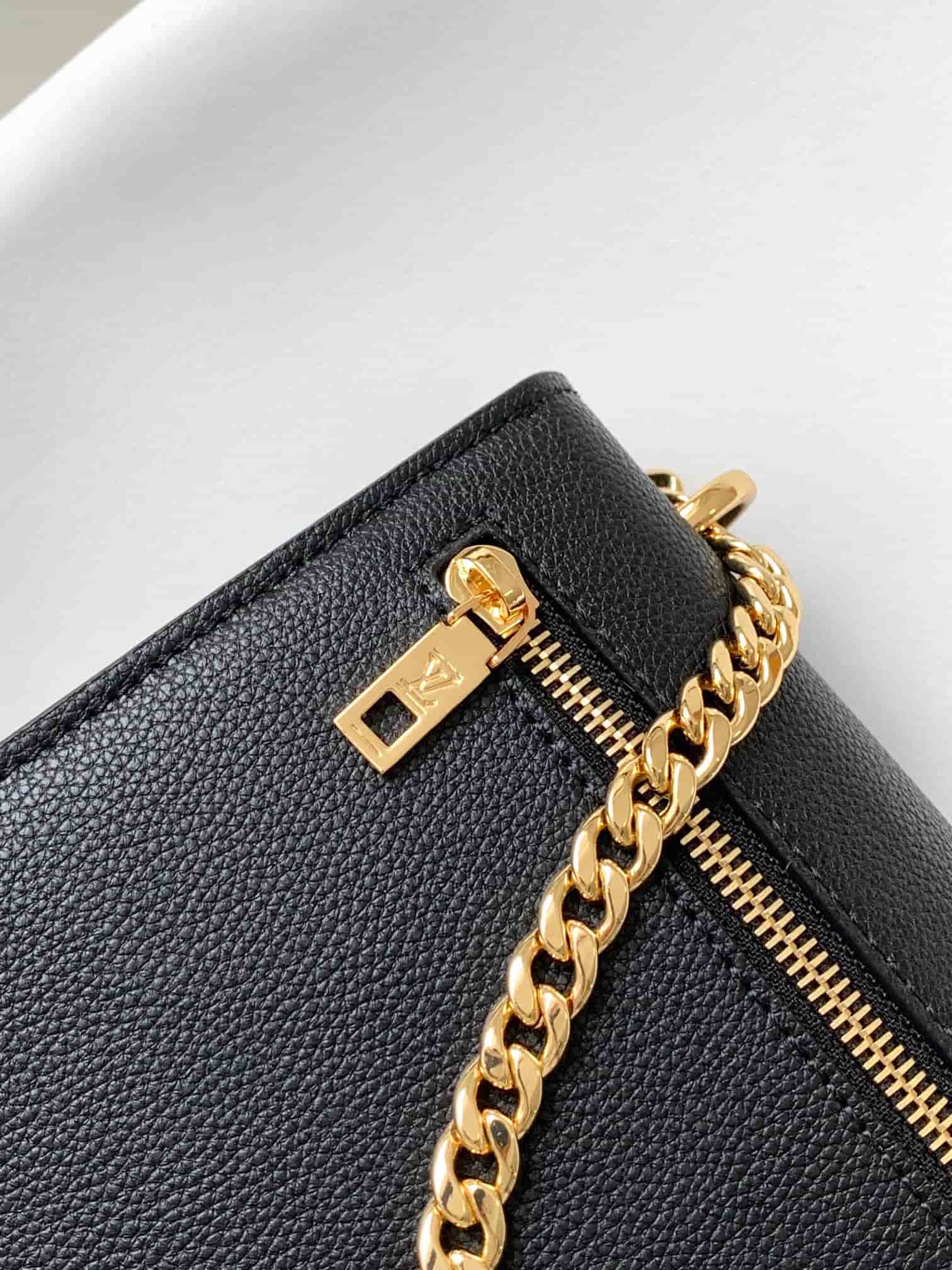 Louis Vuitton Soft Calfskin My Lockme Chain Bag Black/Quartz White M82121 High