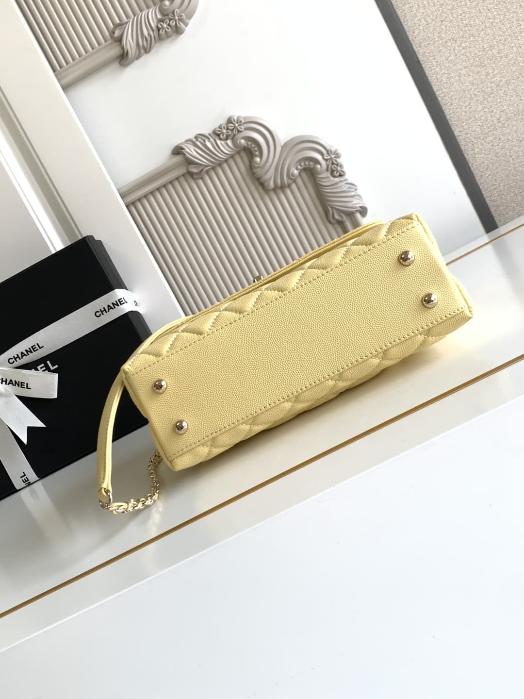 FLAP BAG WITH TOP HANDLE Grained Calfskin & Gold-Tone Metal A92990 Light-Yellow Binding A