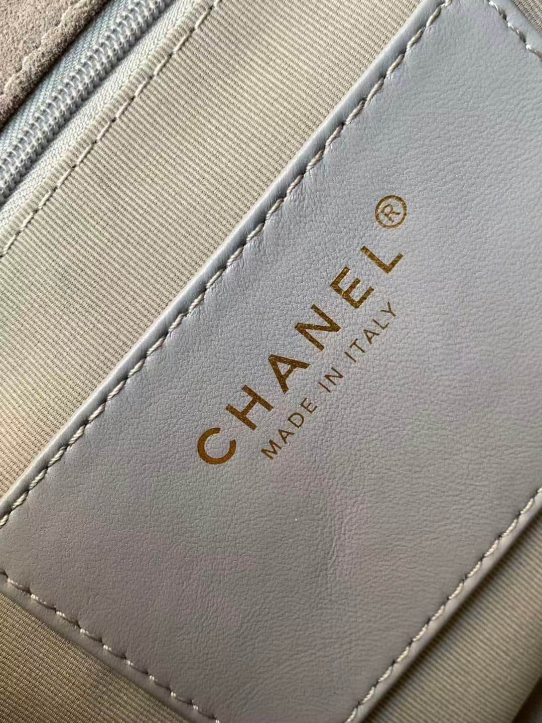 Chanel Classic Flap bag in Grey Suede & Gold-Tone Metal AS5987 A