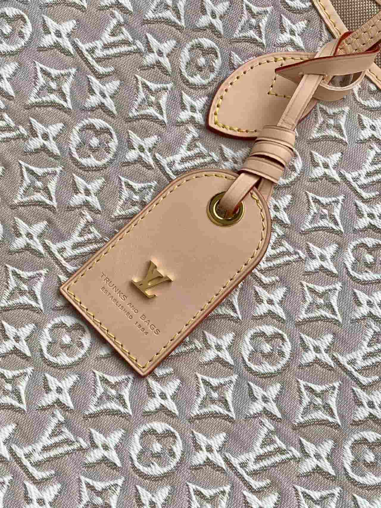 Louis Vuitton Neverfull MM Monogram Emblème Peuplier M2A381 High