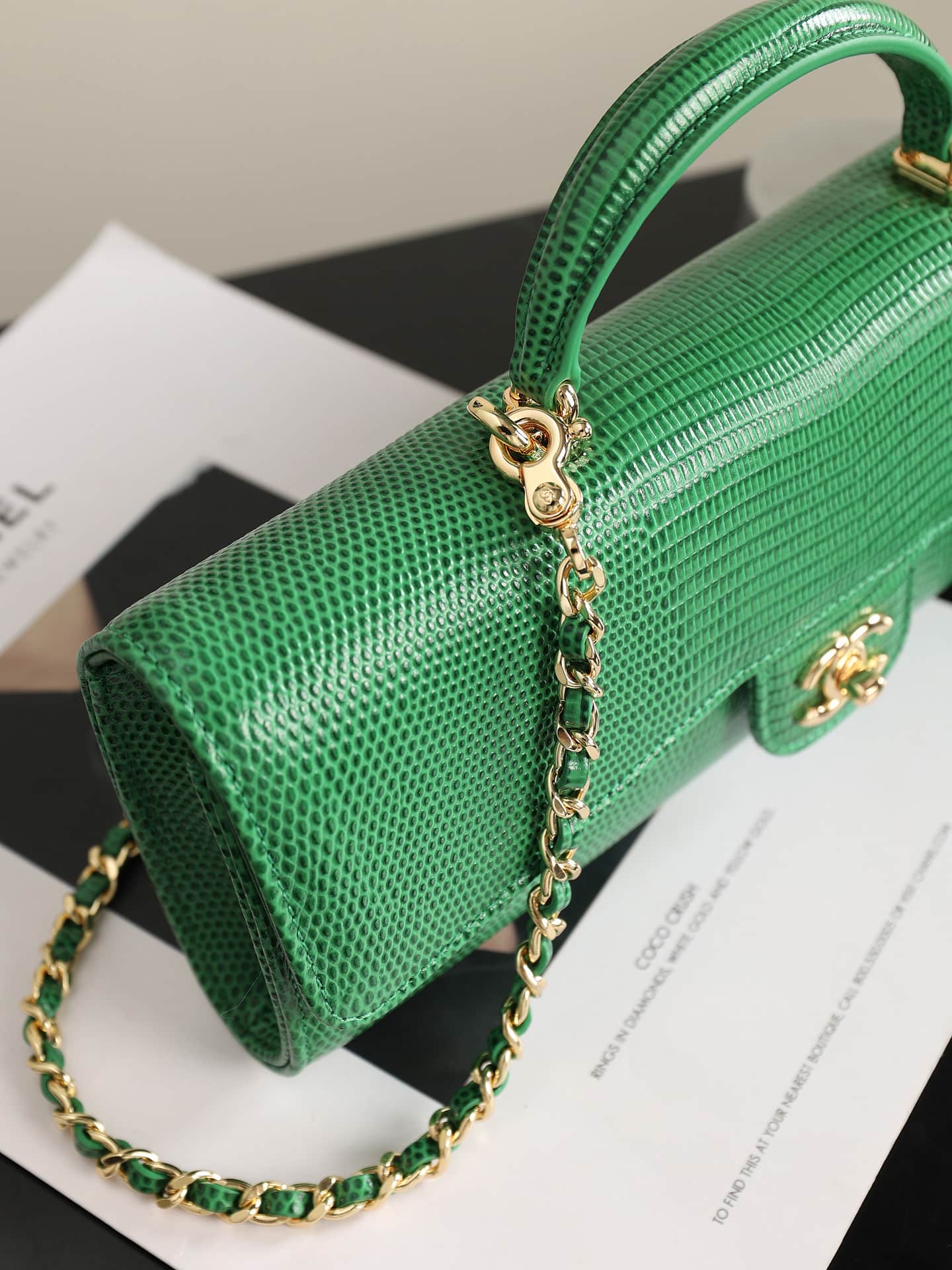 Chanel Clutch with chain Lizard Embossed Calfskin & Gold-Tone Metal Green AP5280 A