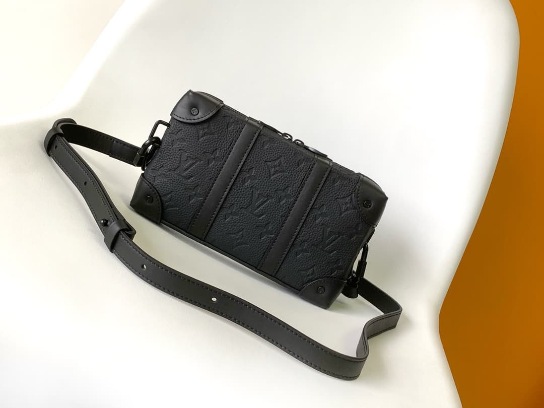 Louis Vuitton Soft Trunk Wallet Black Taurillon Monogram leather M80224 High