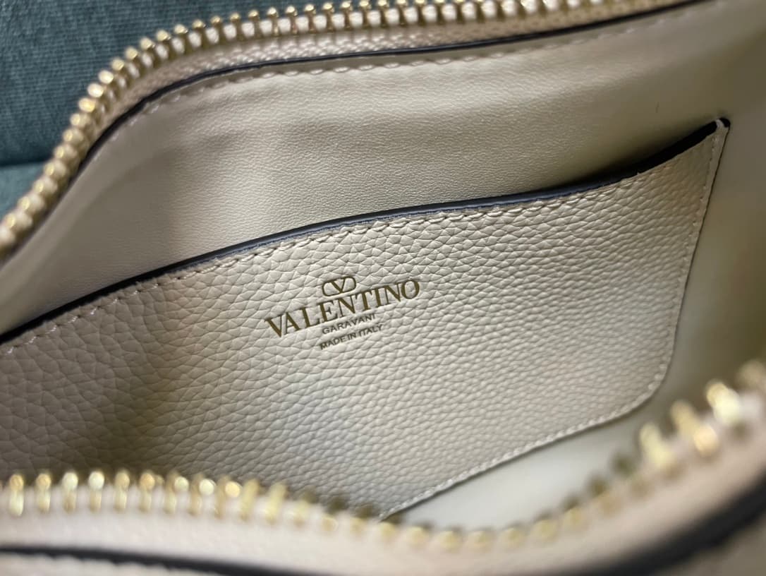 Valentino Garavani Rockstud Hobo bag in grainy white calfskin high