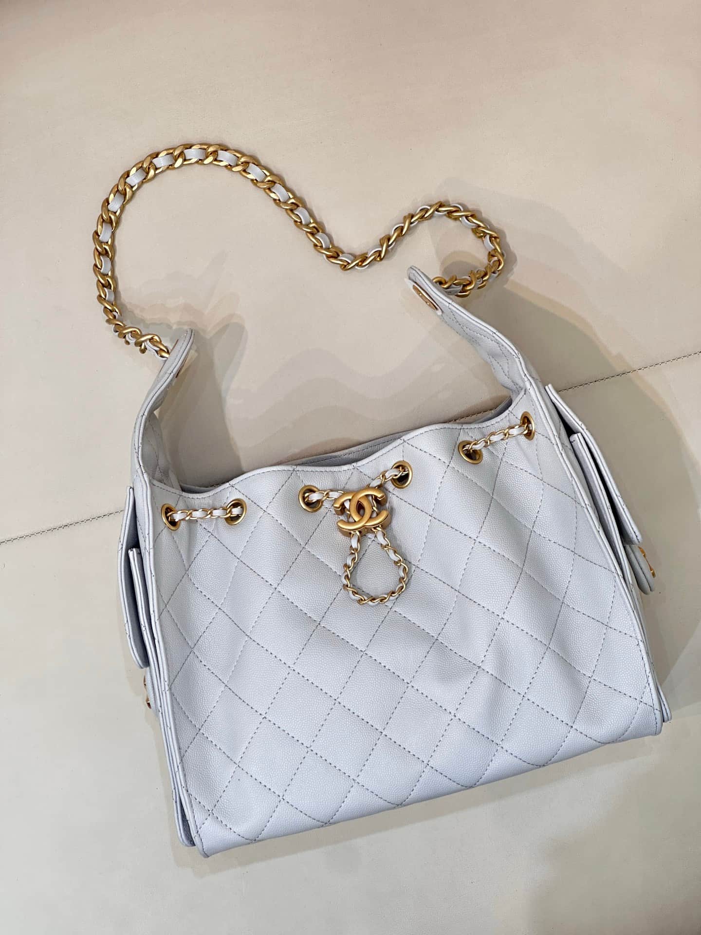 Chanel 25 Small Hobo handbag AS5293 Grained Calfskin & Gold-tone Metal Light Grey TOP