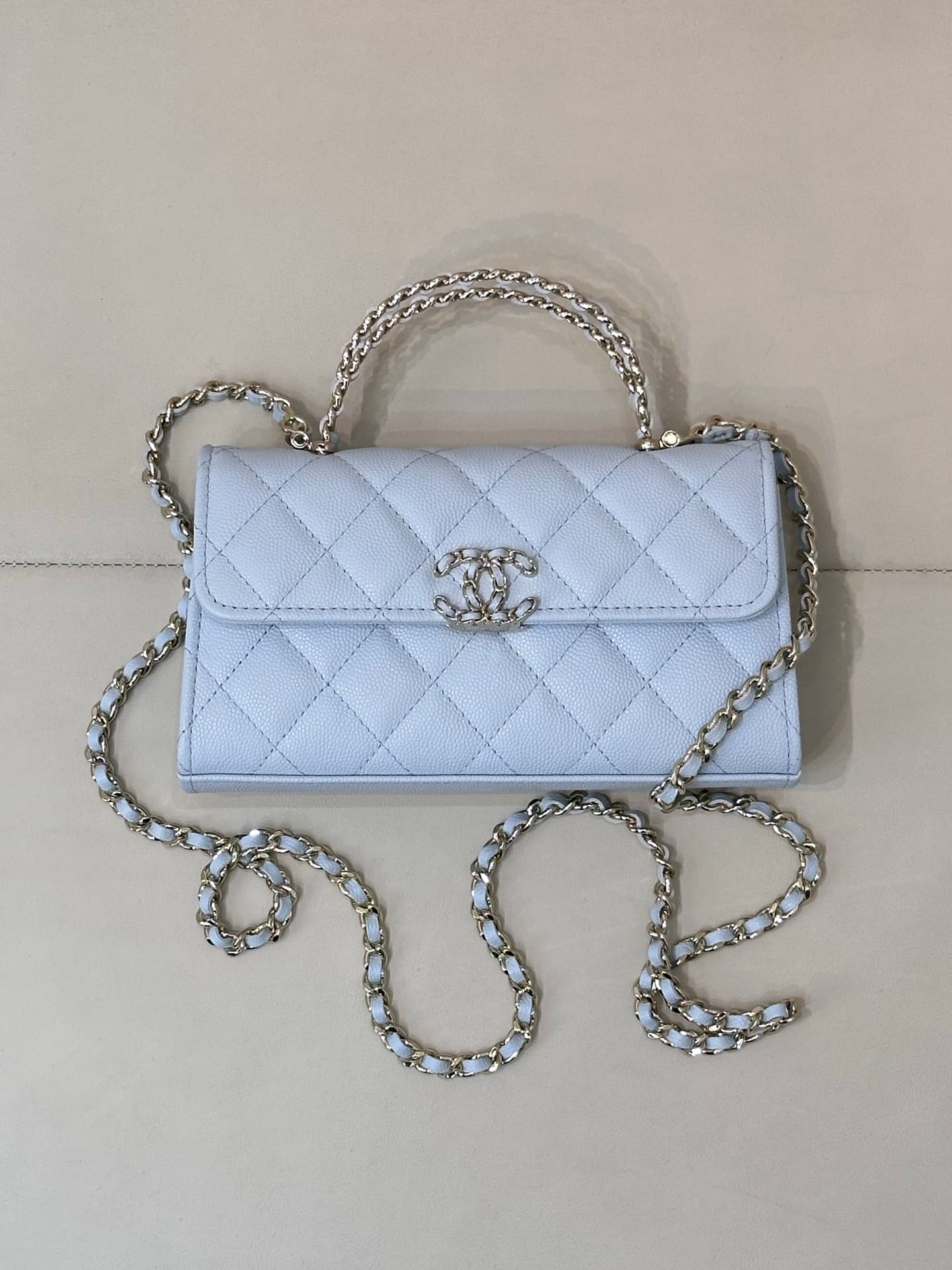 Chanel Clutch with chain Grained Calfskin&Gold-Tone Metal Blue AP3238 TOP