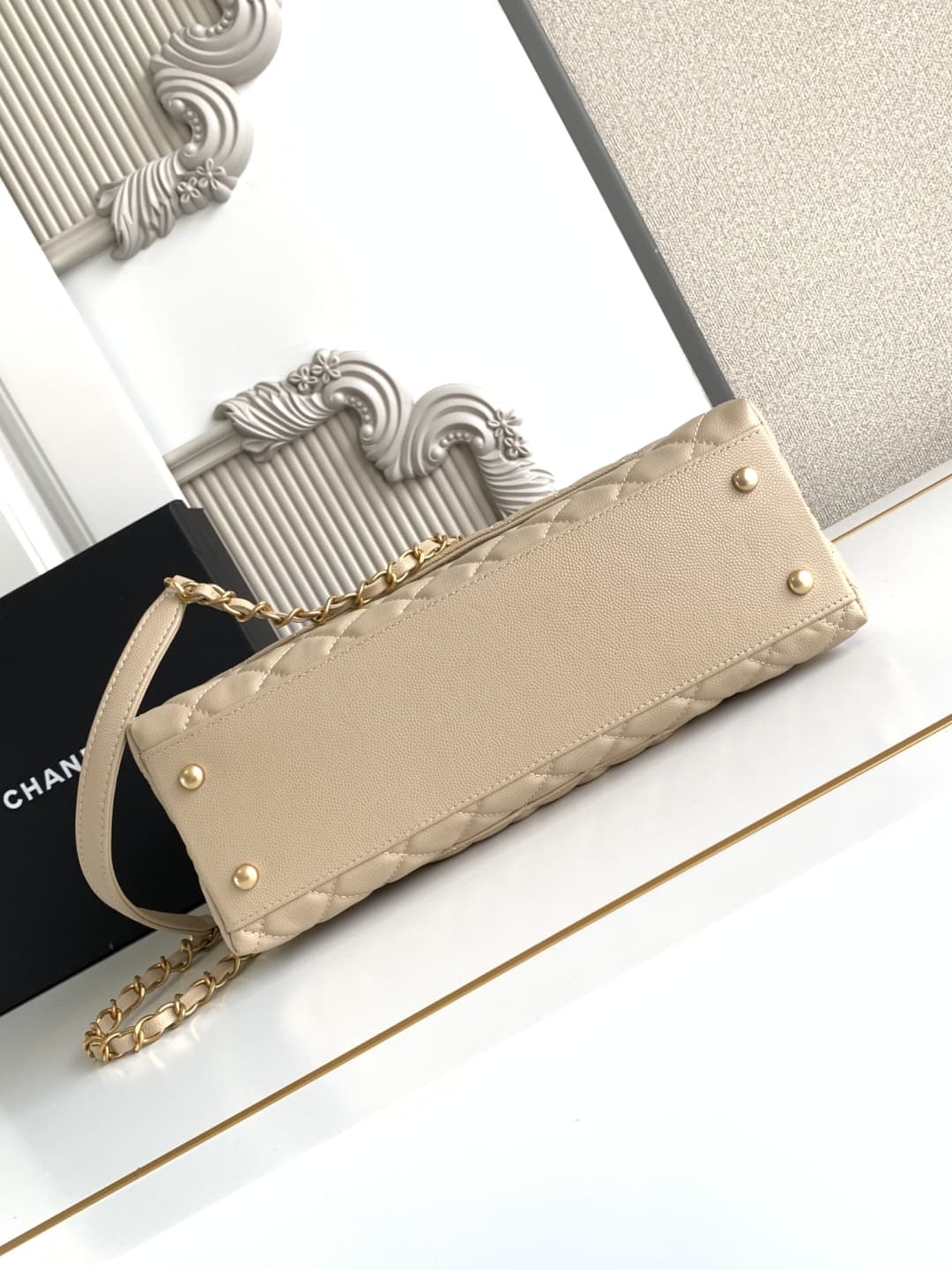 Medium FLAP BAG WITH TOP HANDLE Grained Calfskin A92991 Beige-binding Gold Metal A